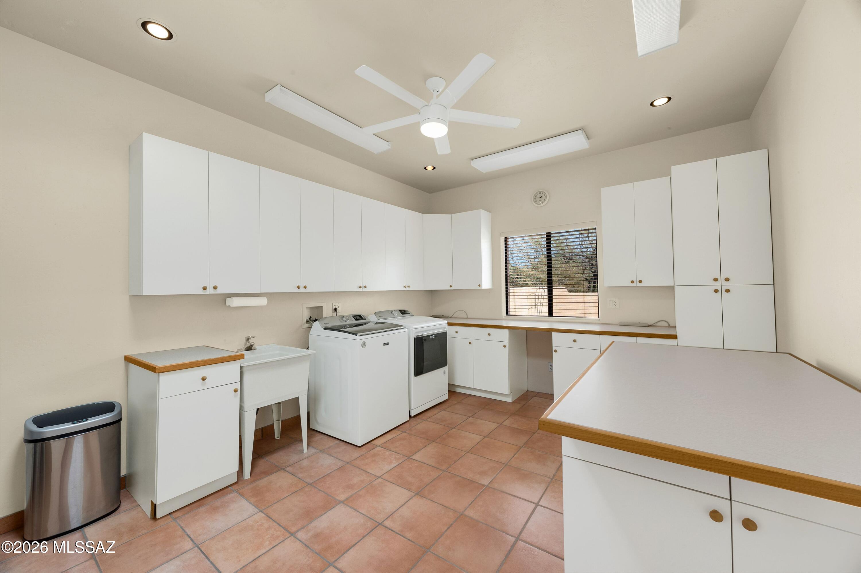 2305 N El Camino Rinconado