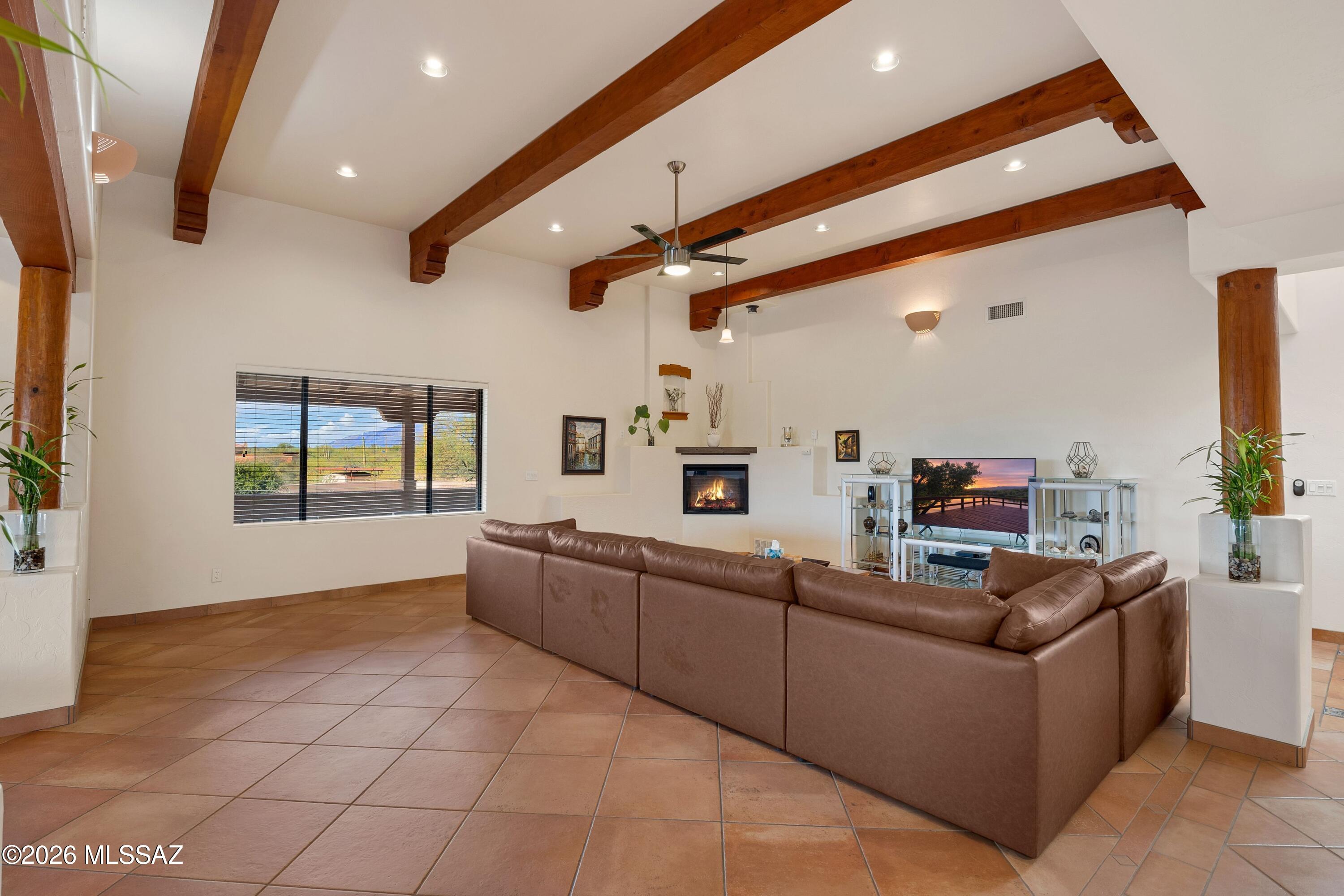 2305 N El Camino Rinconado