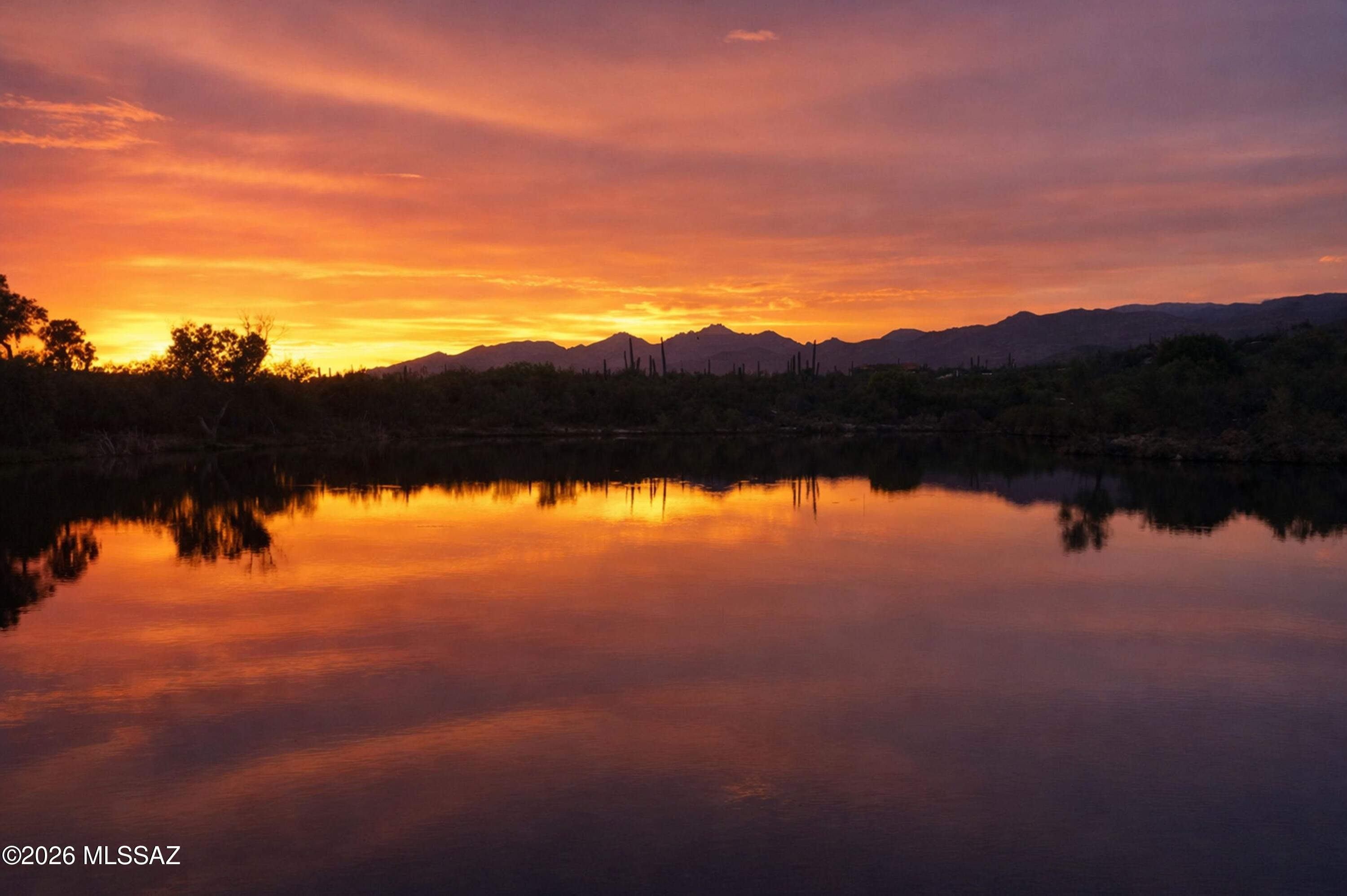 2305 N El Camino Rinconado