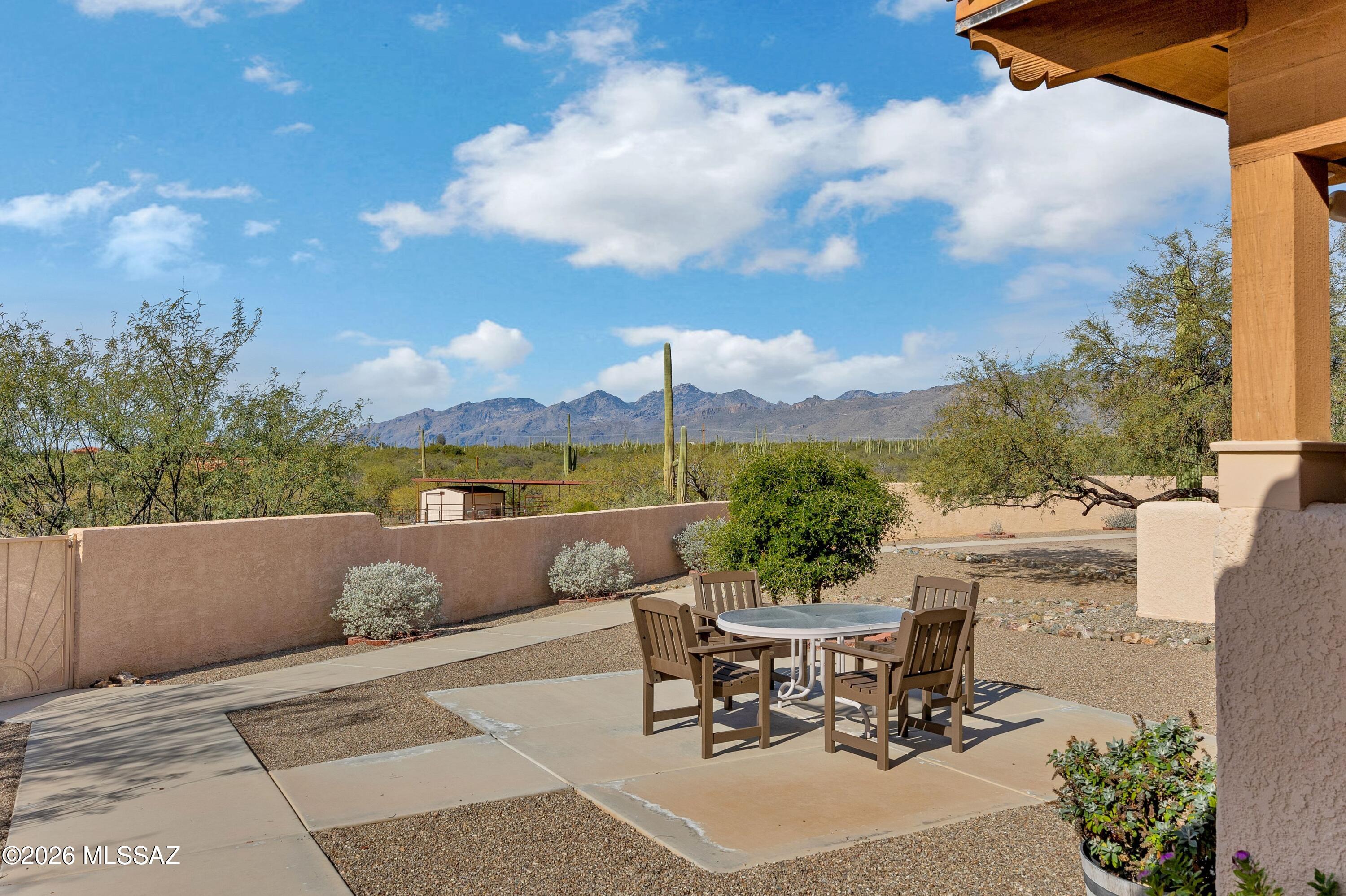 2305 N El Camino Rinconado