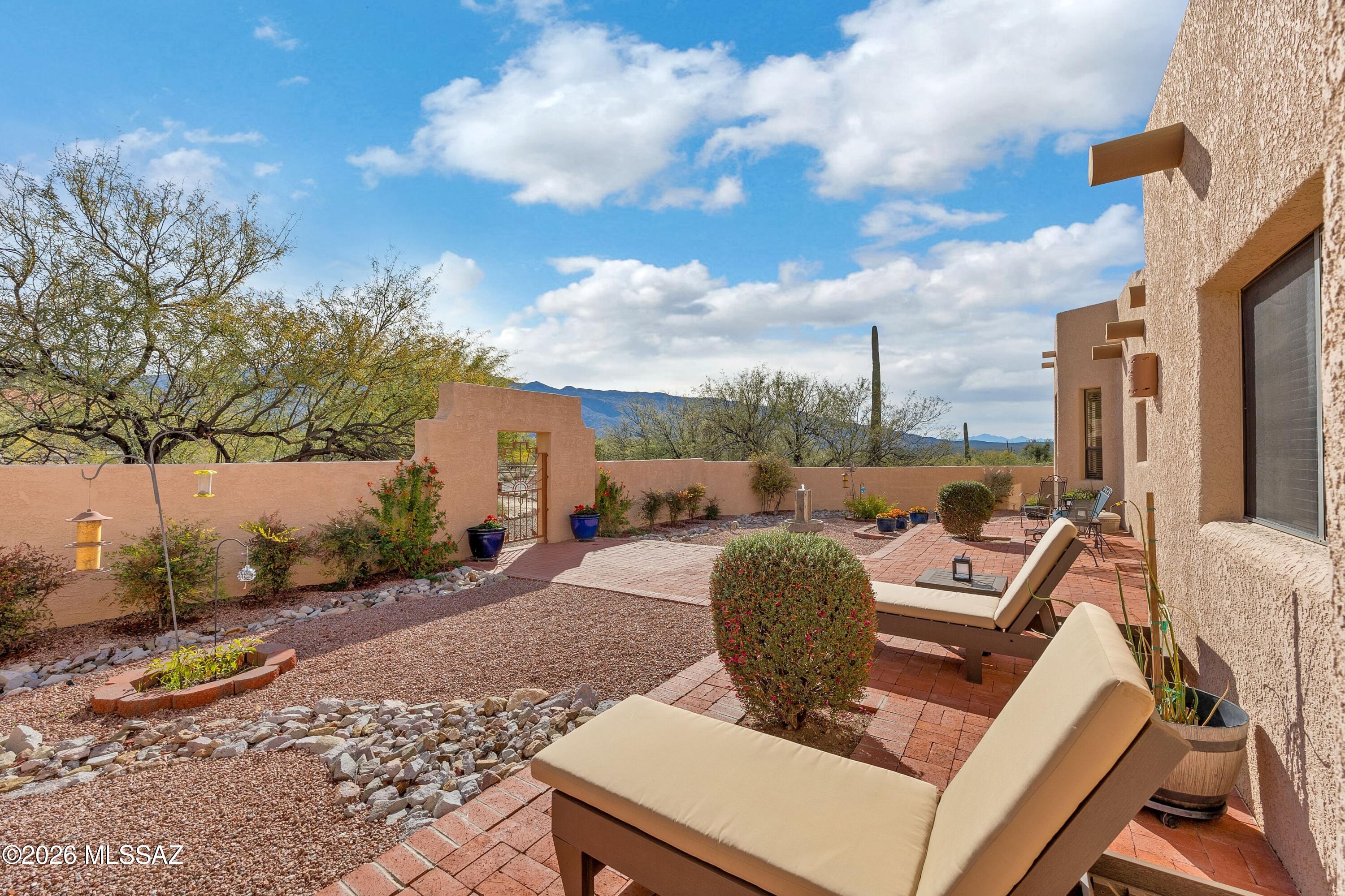 2305 N El Camino Rinconado