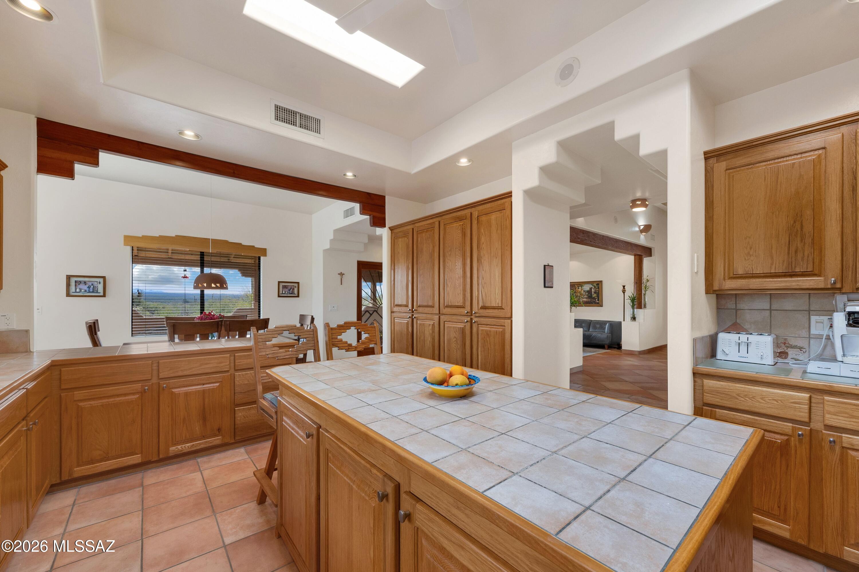 2305 N El Camino Rinconado