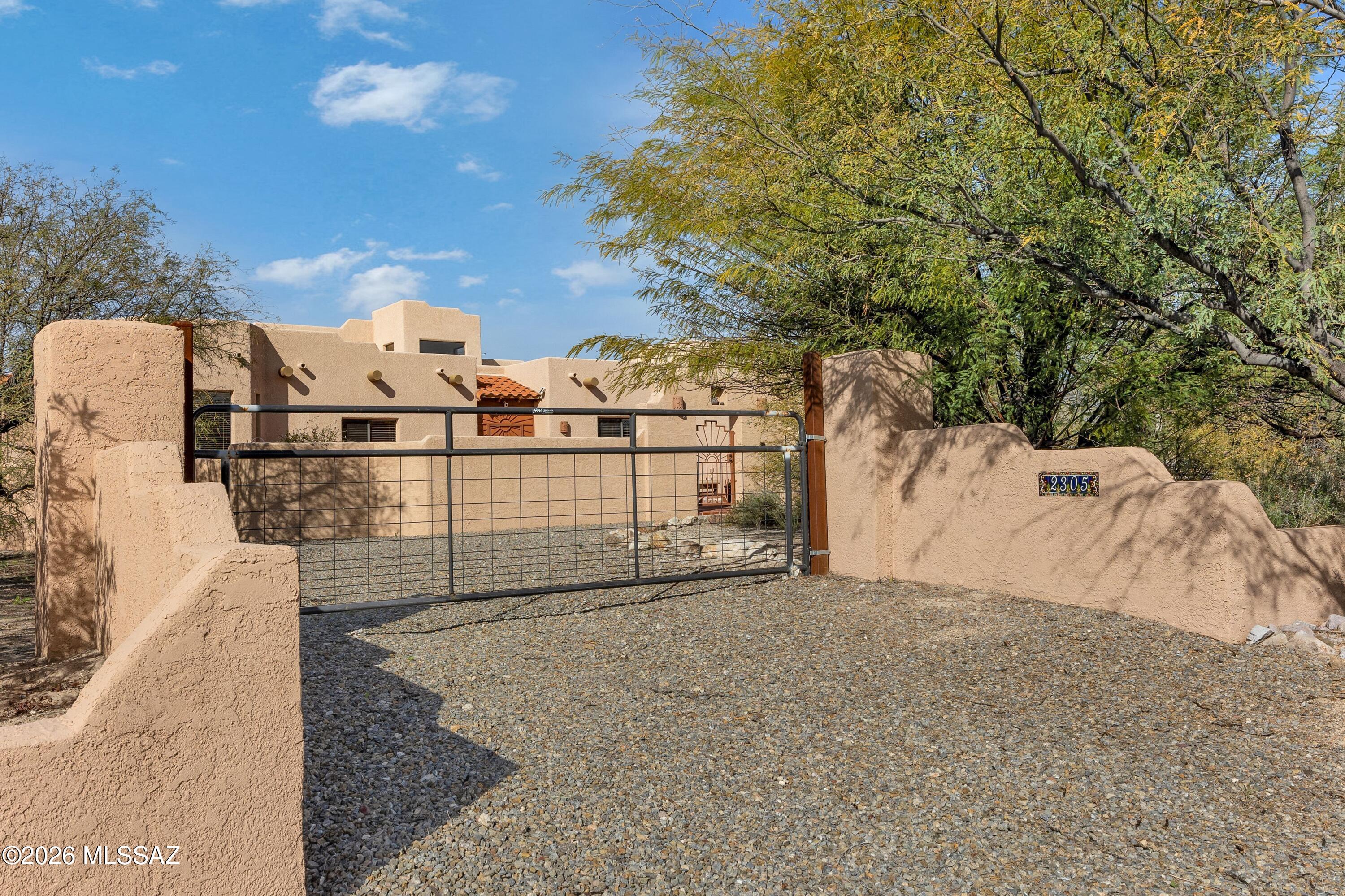 2305 N El Camino Rinconado