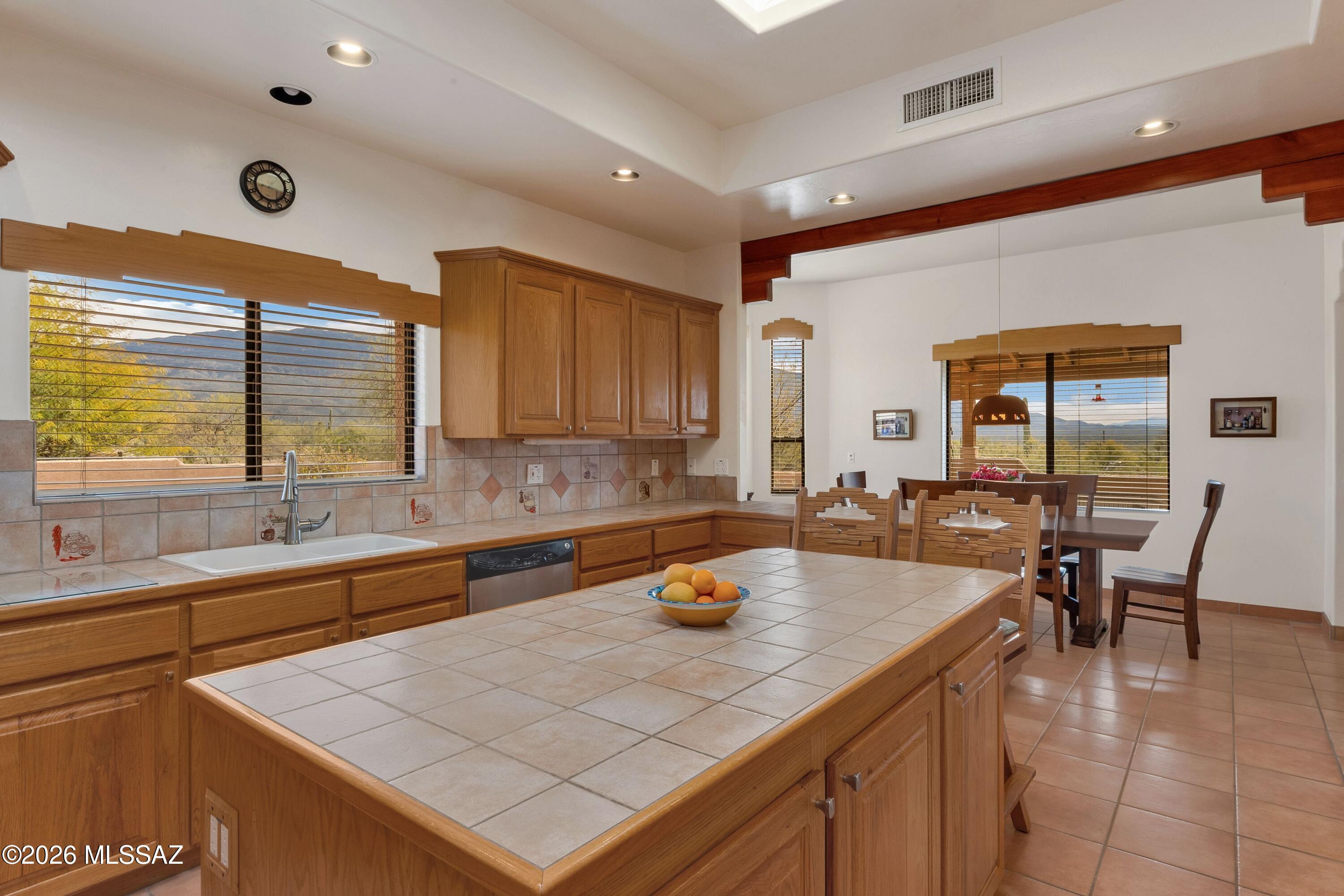 2305 N El Camino Rinconado