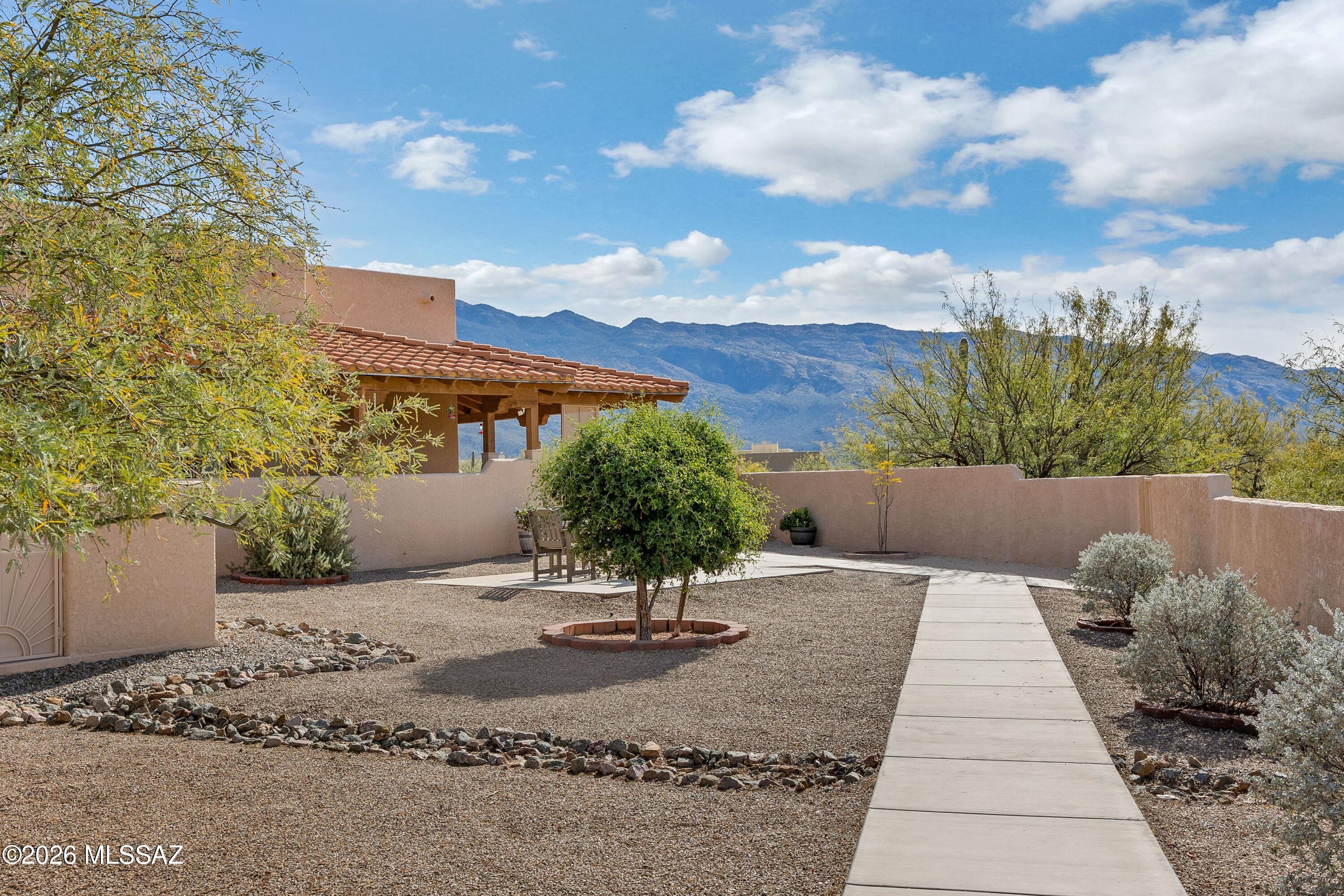 2305 N El Camino Rinconado