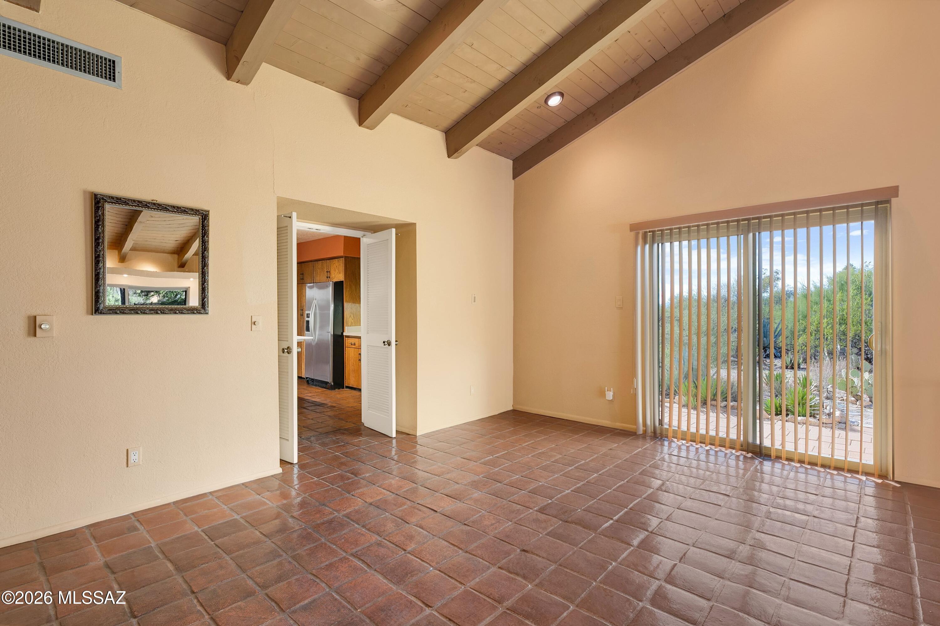 5937 N Placita Del Baron