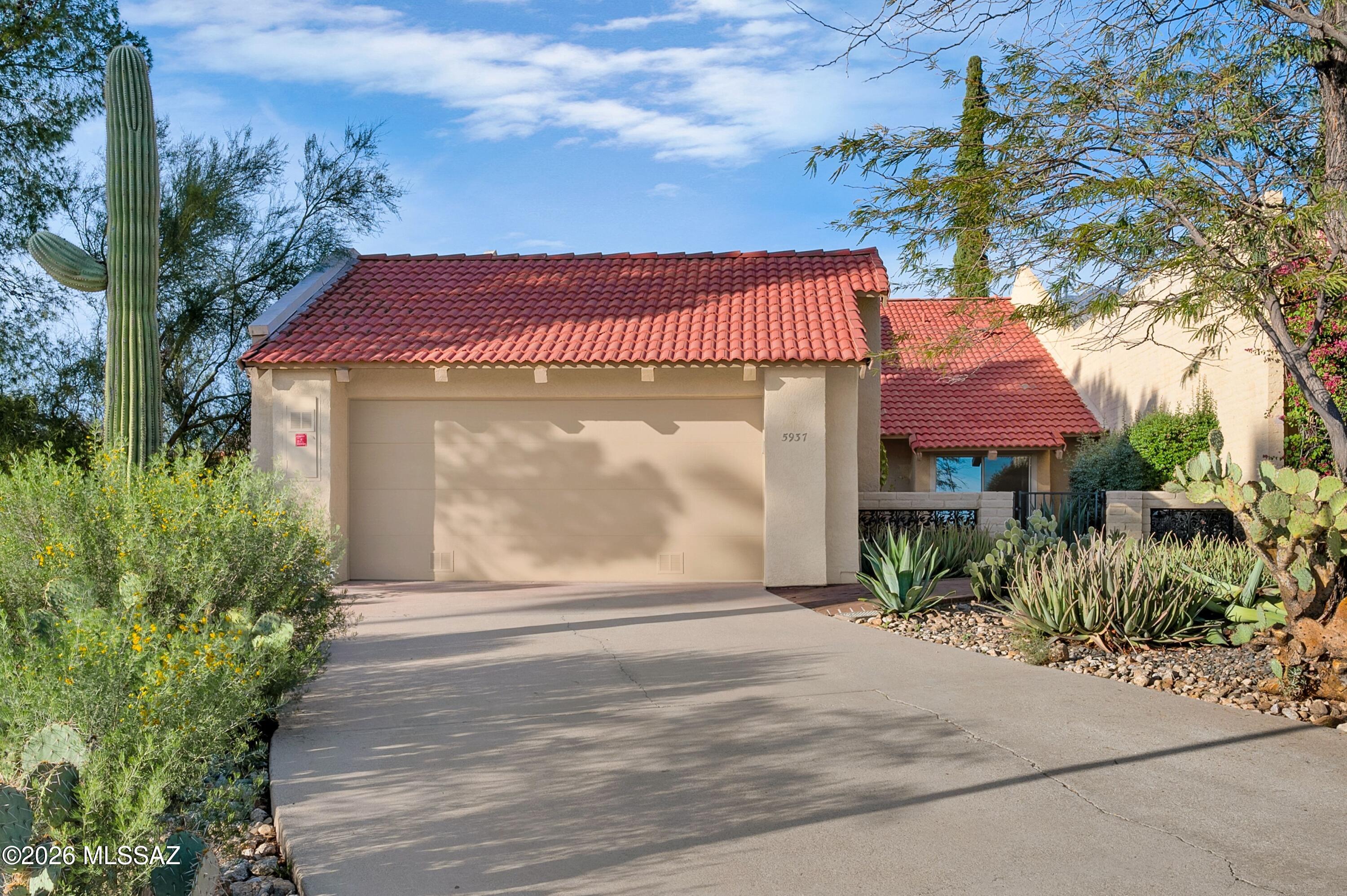 5937 N Placita Del Baron