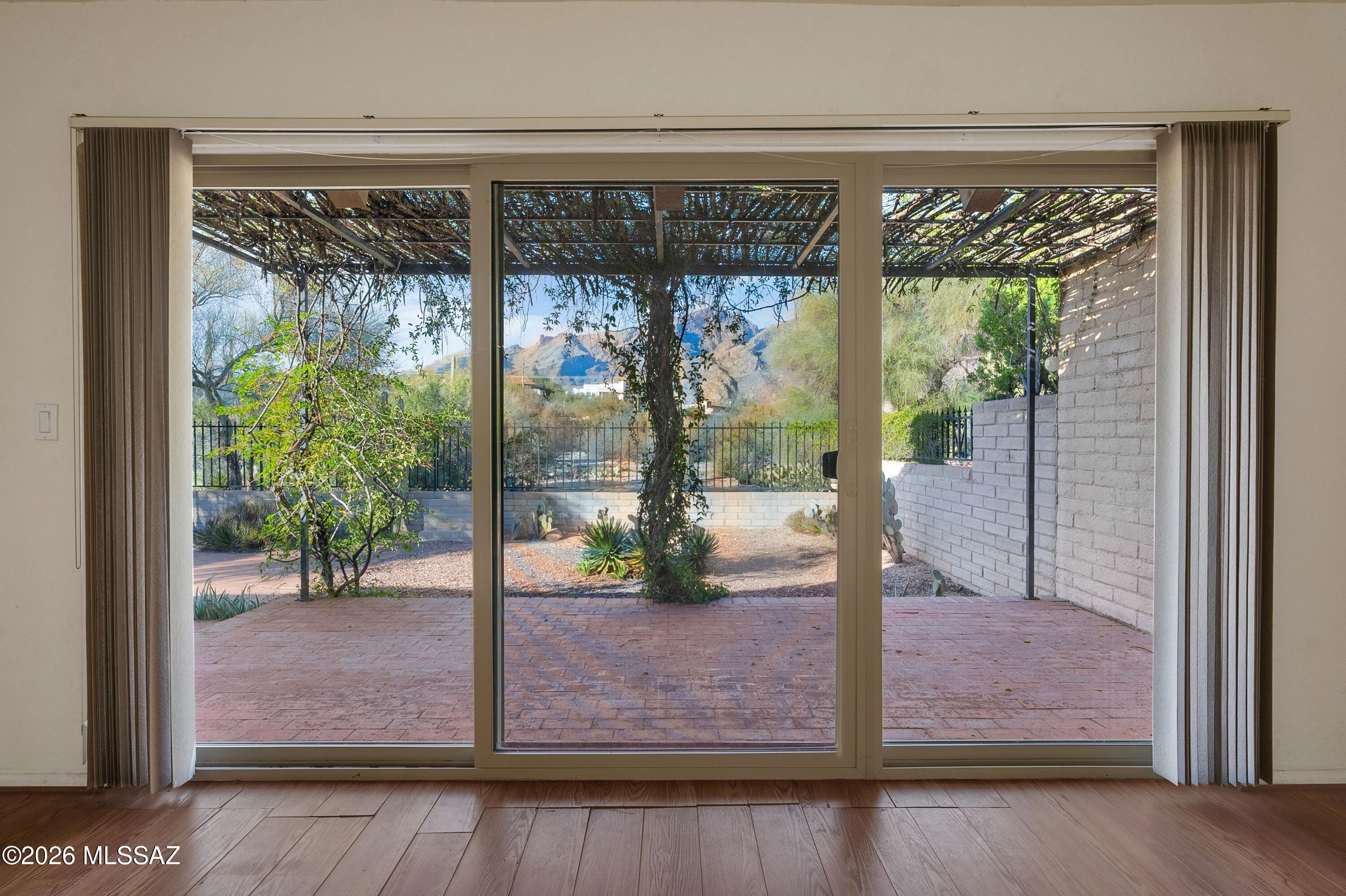 5937 N Placita Del Baron