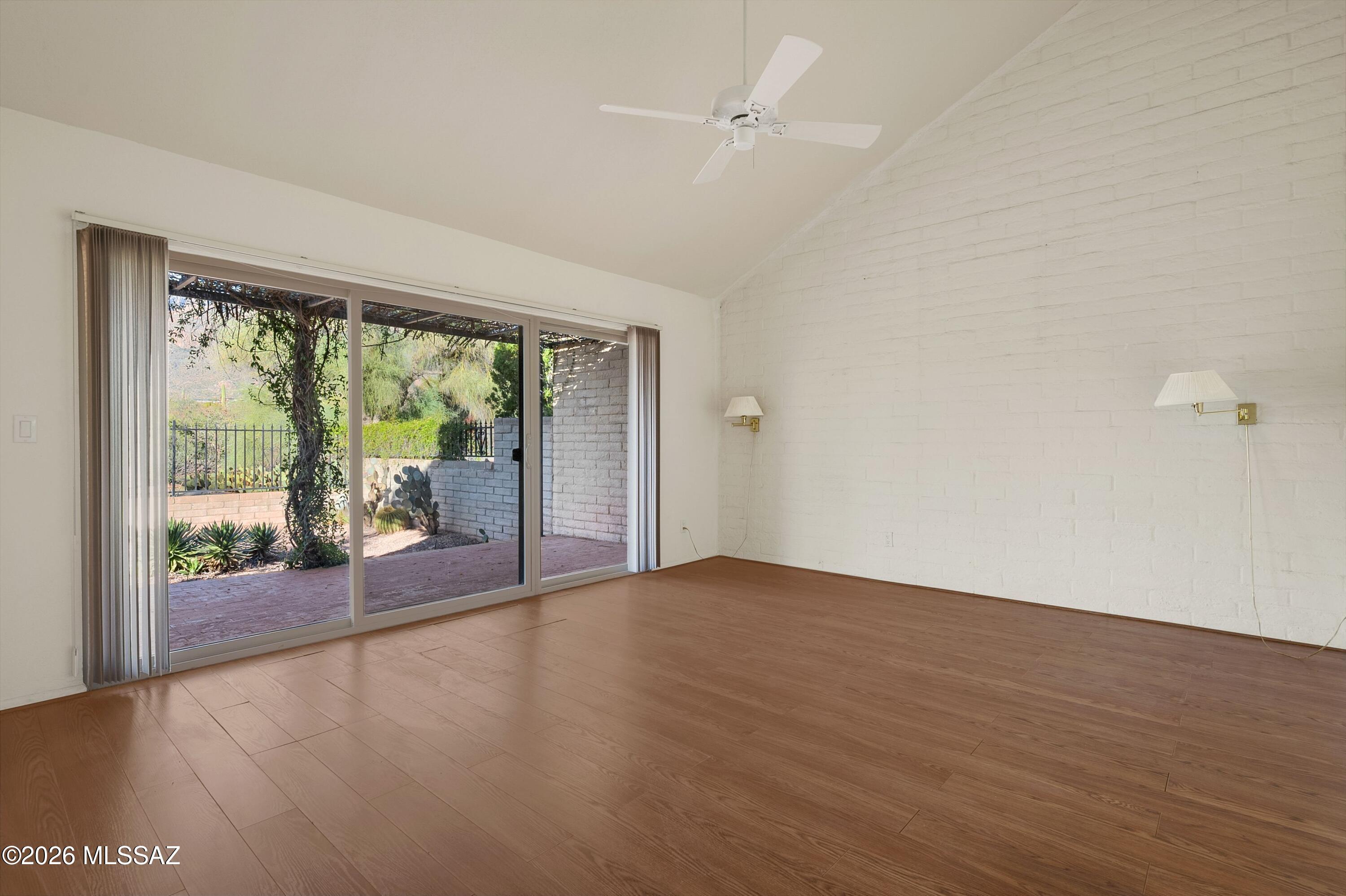 5937 N Placita Del Baron