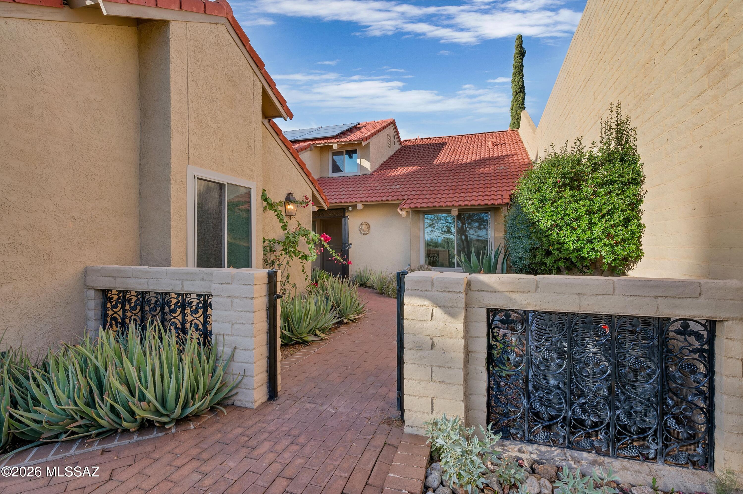 5937 N Placita Del Baron