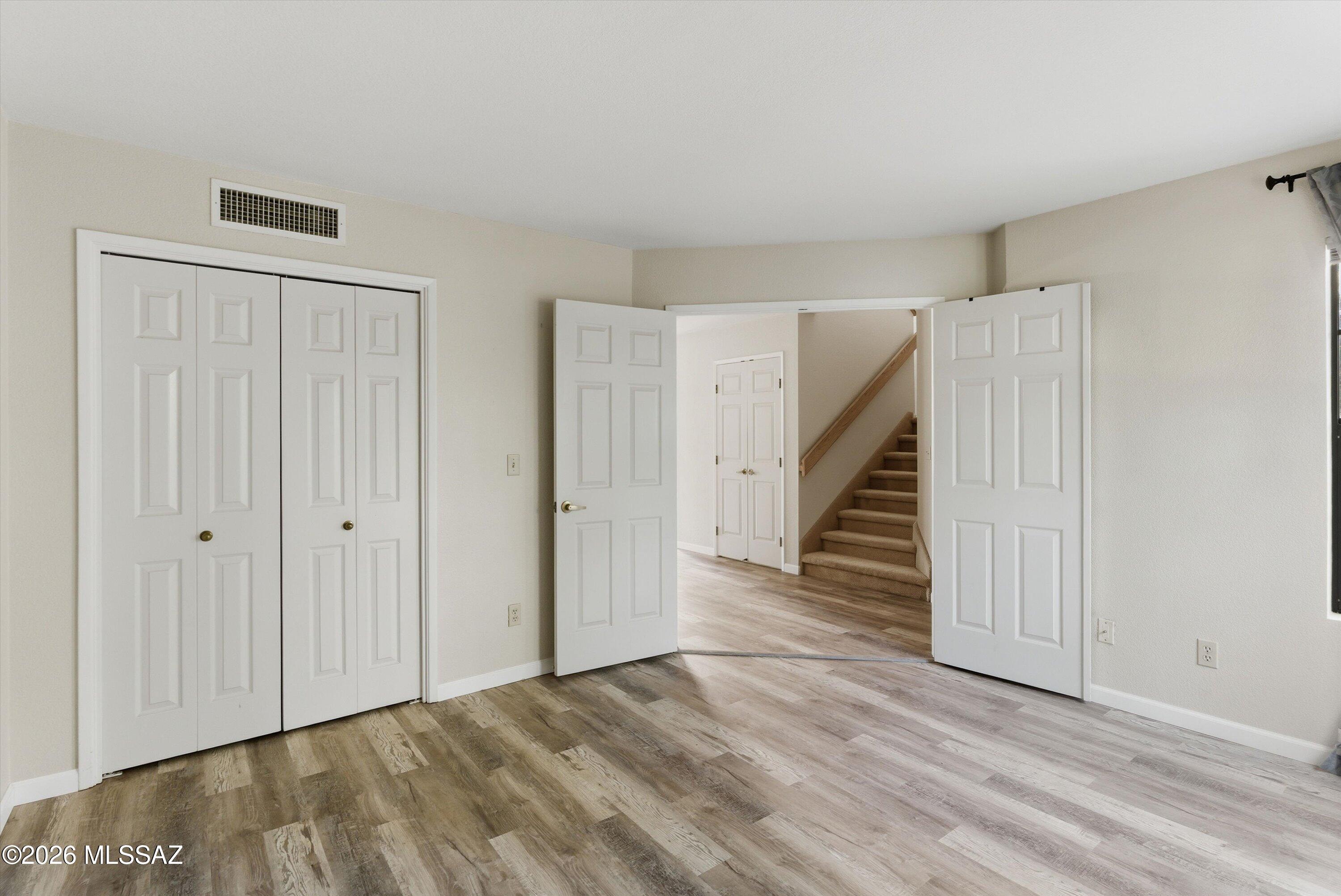 5461 N Vía Del Arbolito