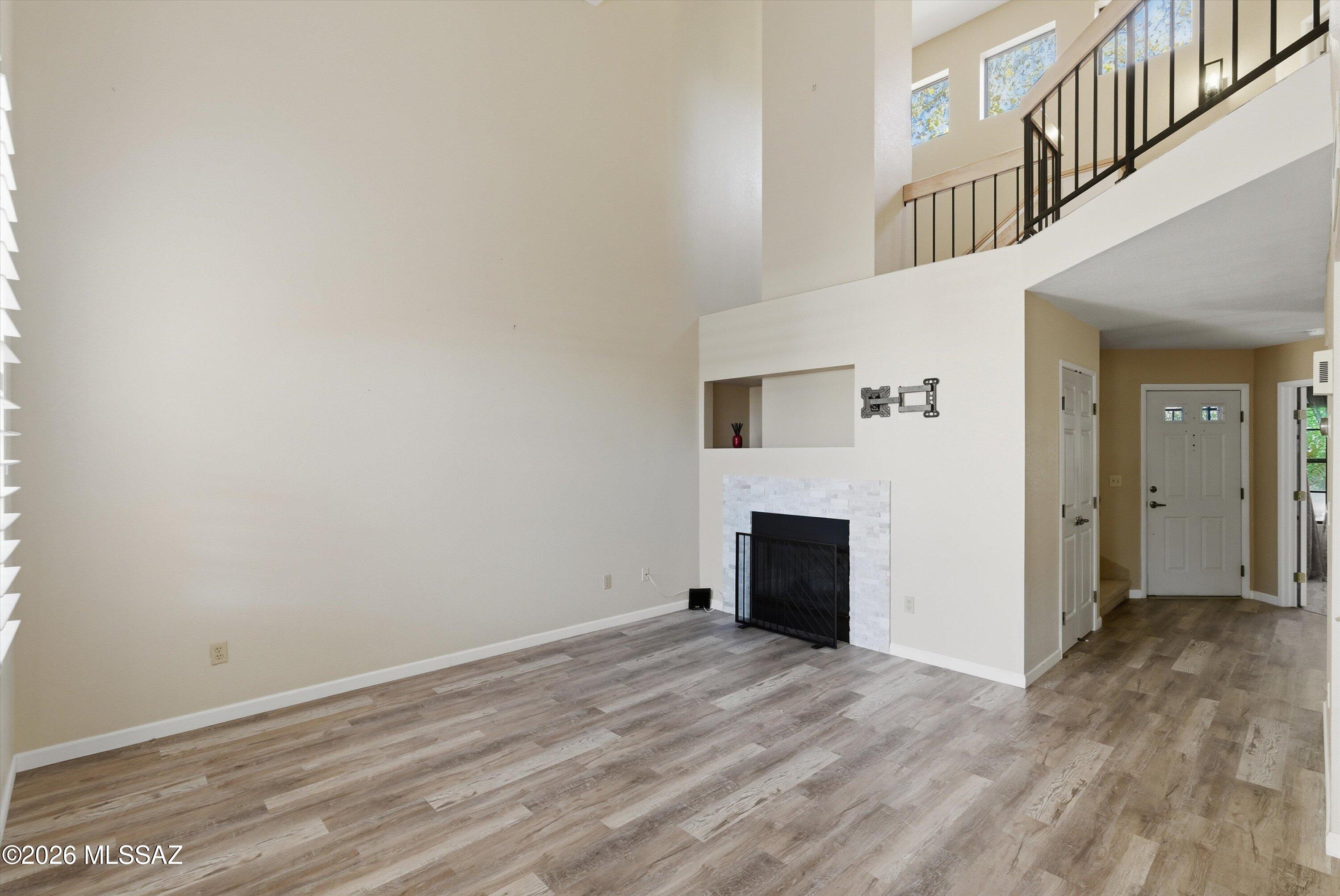 5461 N Vía Del Arbolito