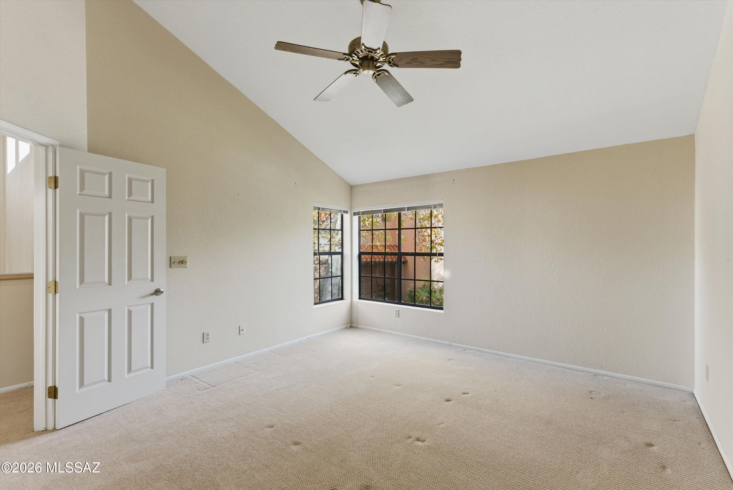 5461 N Vía Del Arbolito