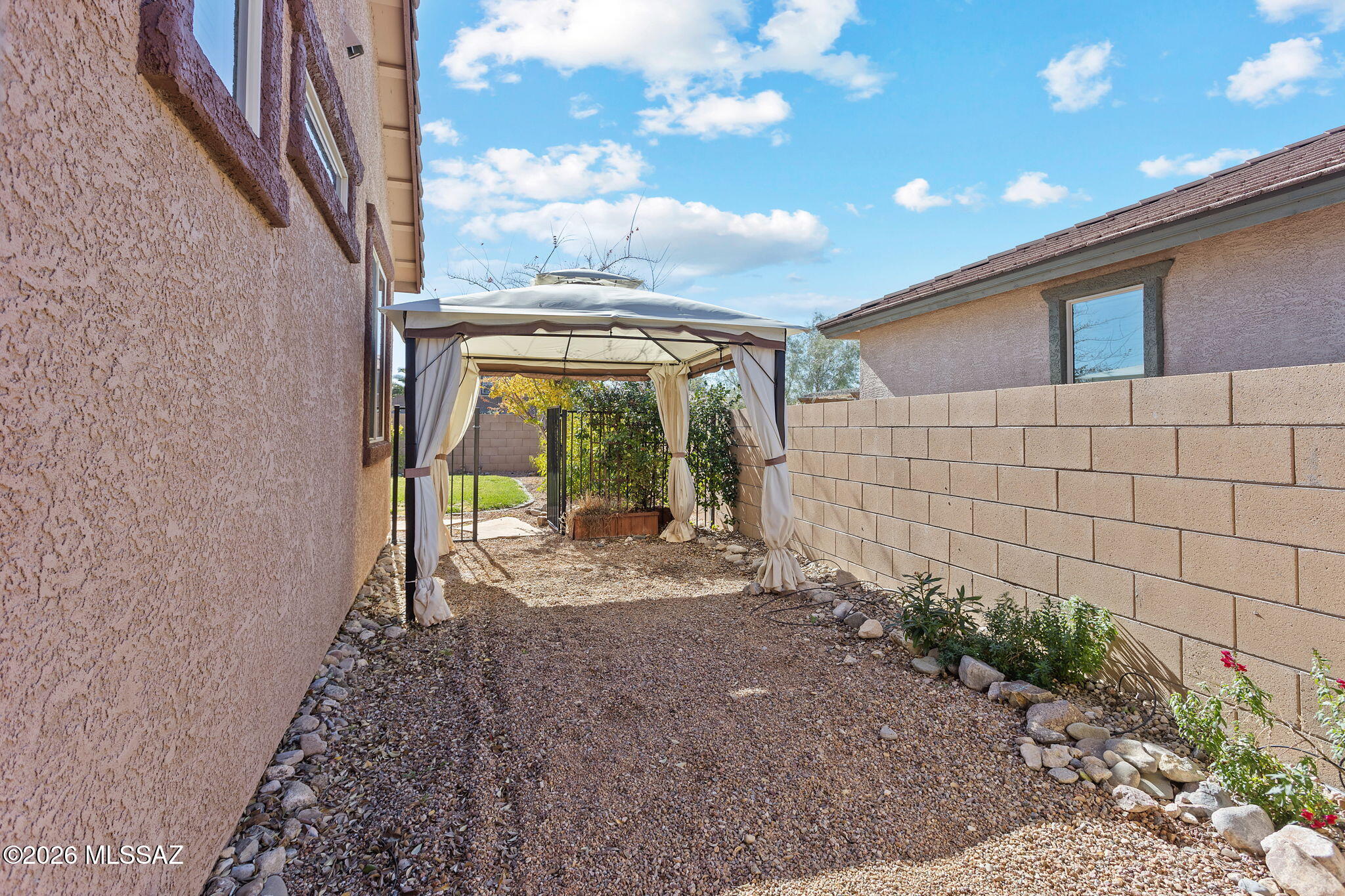 10468 S Cutting Horse Drive