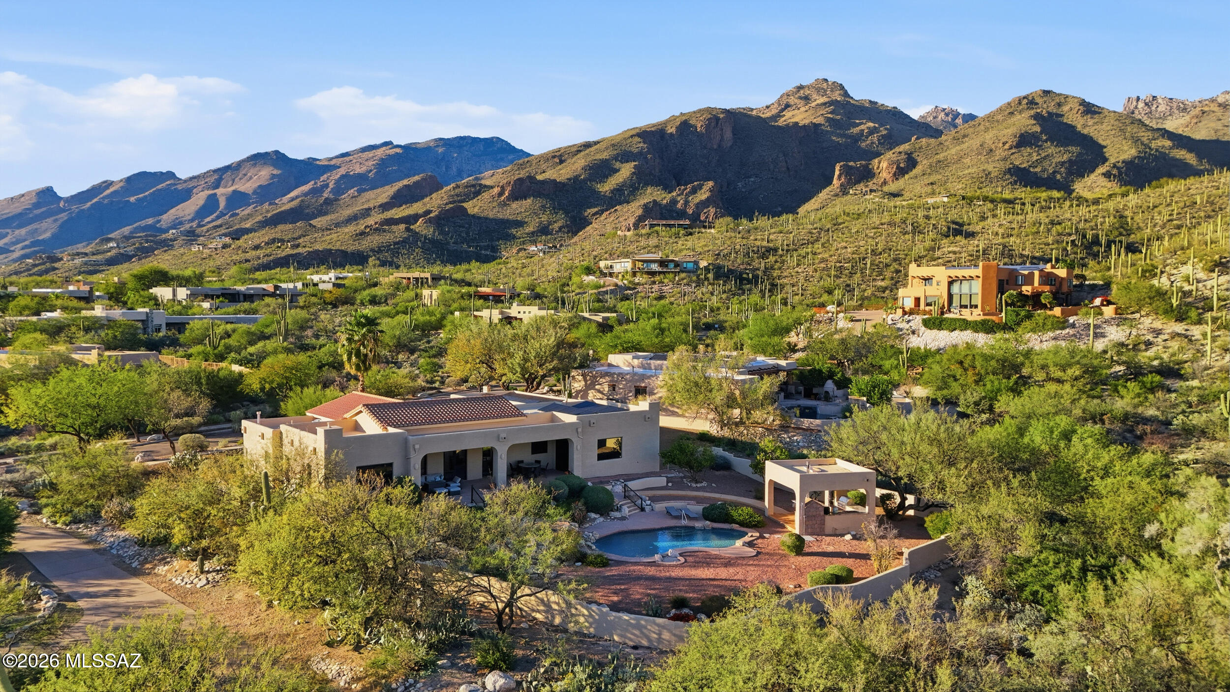 6202 N Vía Tres Patos