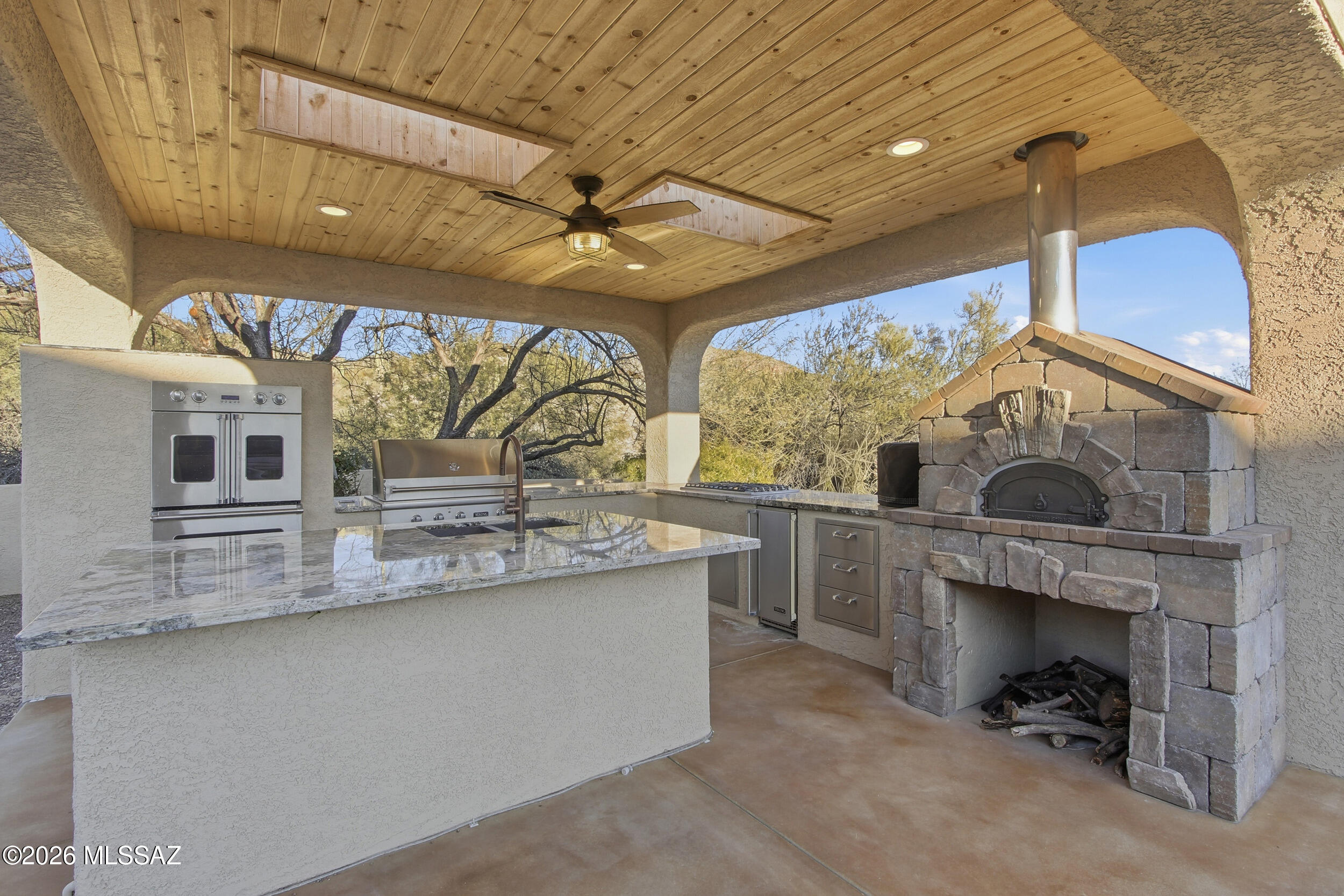 6202 N Vía Tres Patos