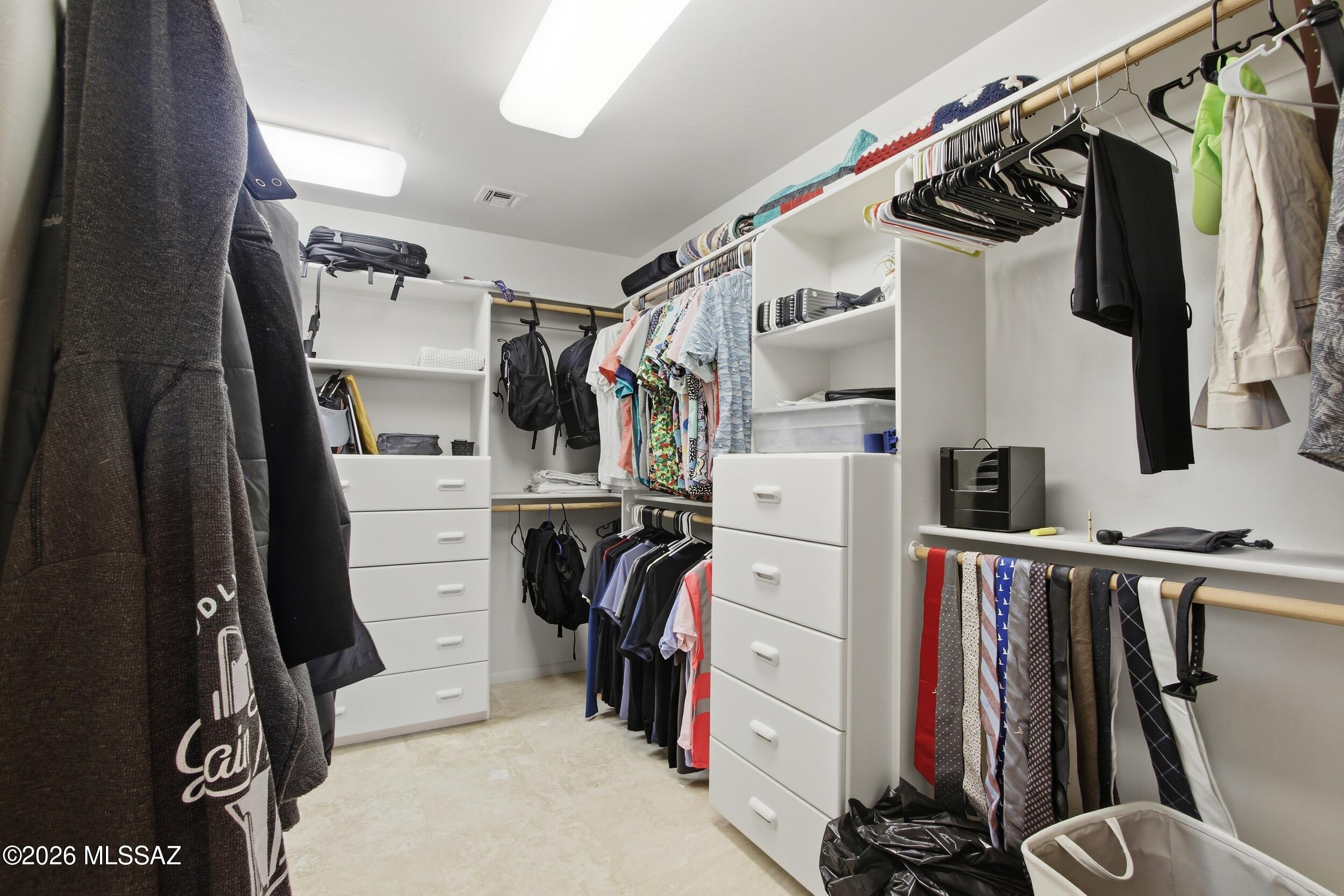 6202 N Vía Tres Patos