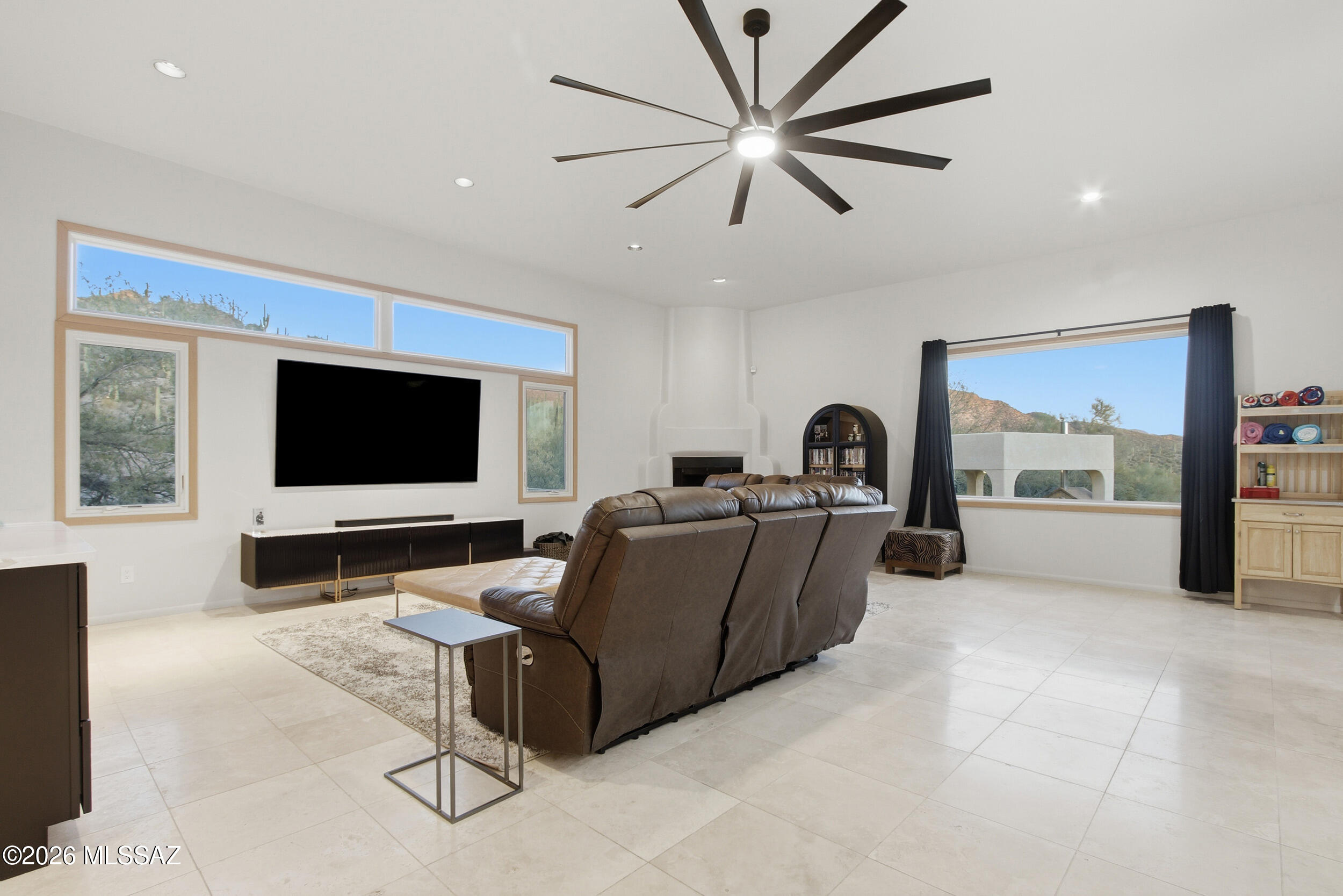 6202 N Vía Tres Patos