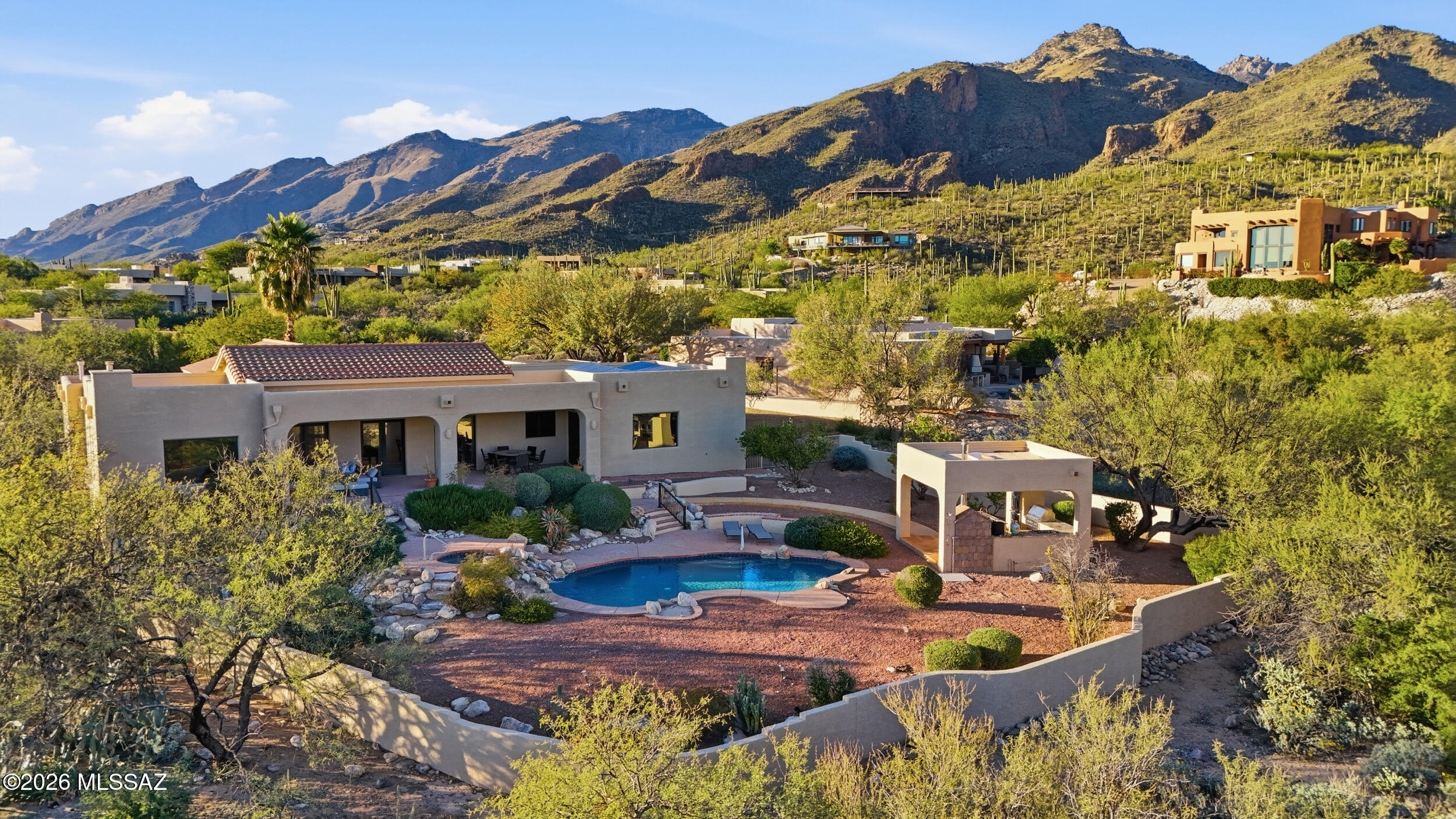 6202 N Vía Tres Patos