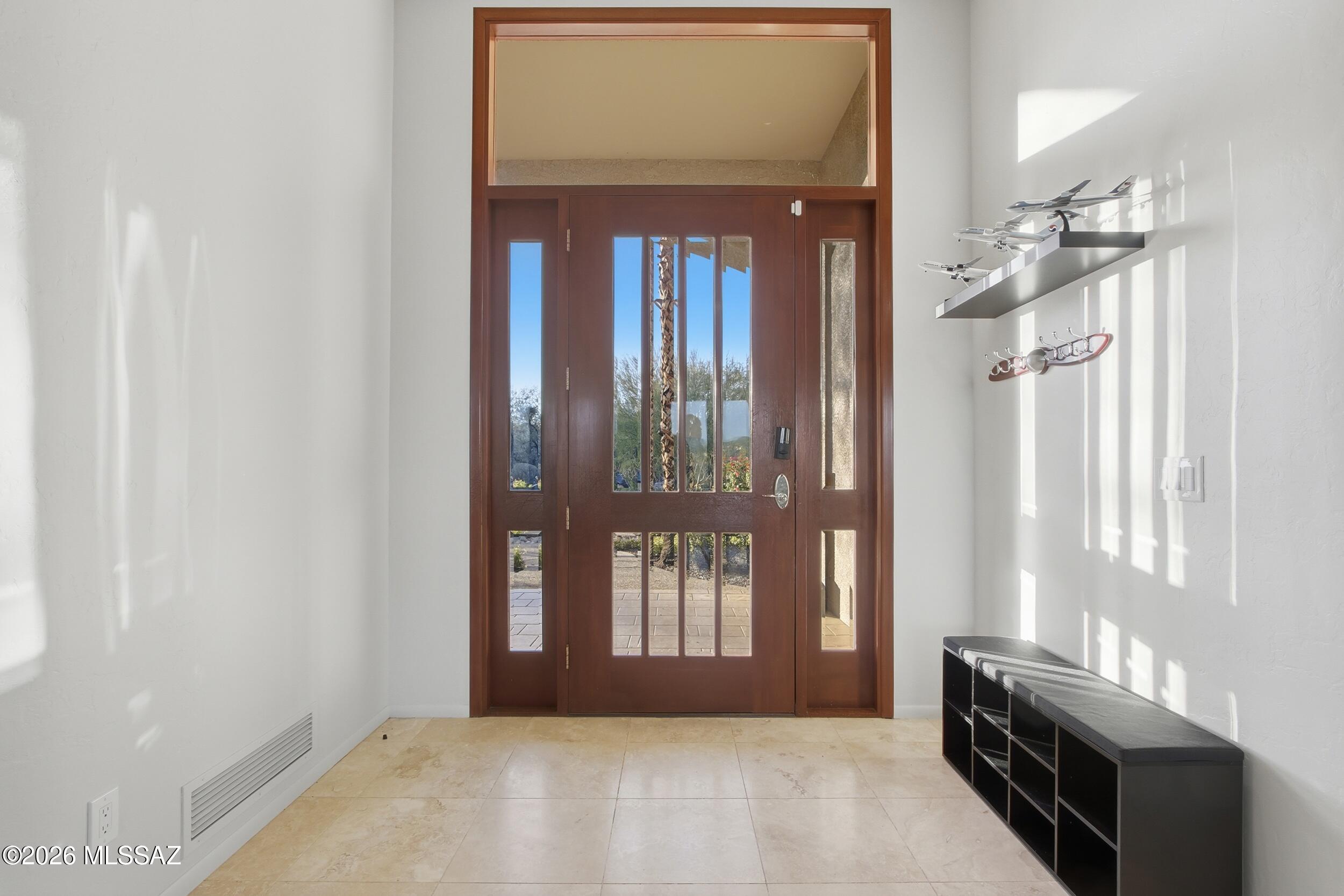 6202 N Vía Tres Patos