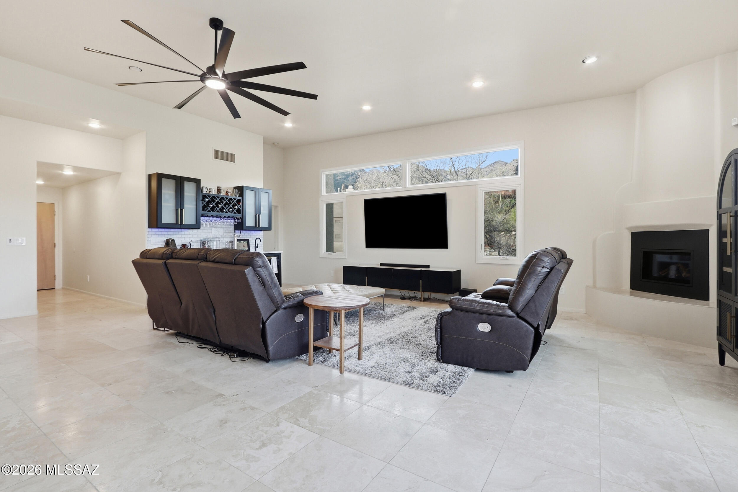 6202 N Vía Tres Patos