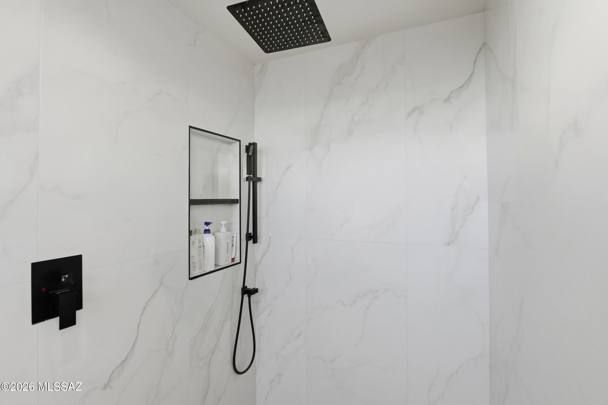 6202 N Vía Tres Patos