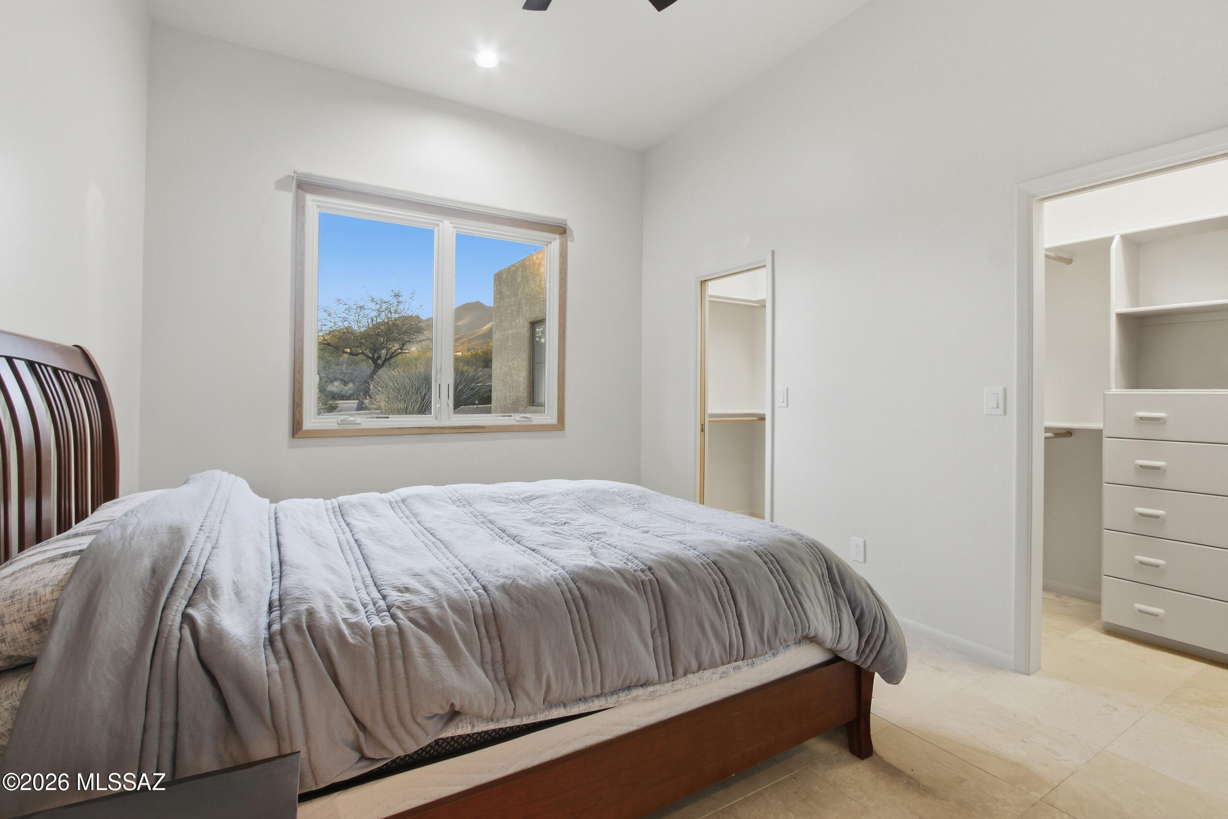 6202 N Vía Tres Patos