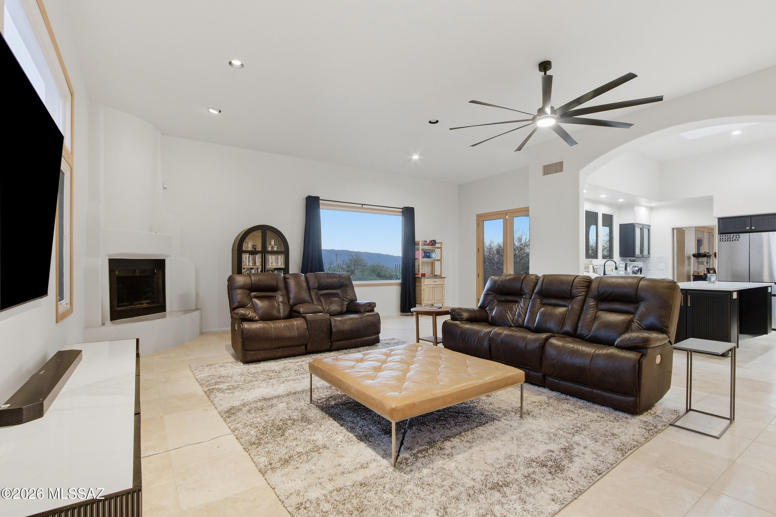 6202 N Vía Tres Patos