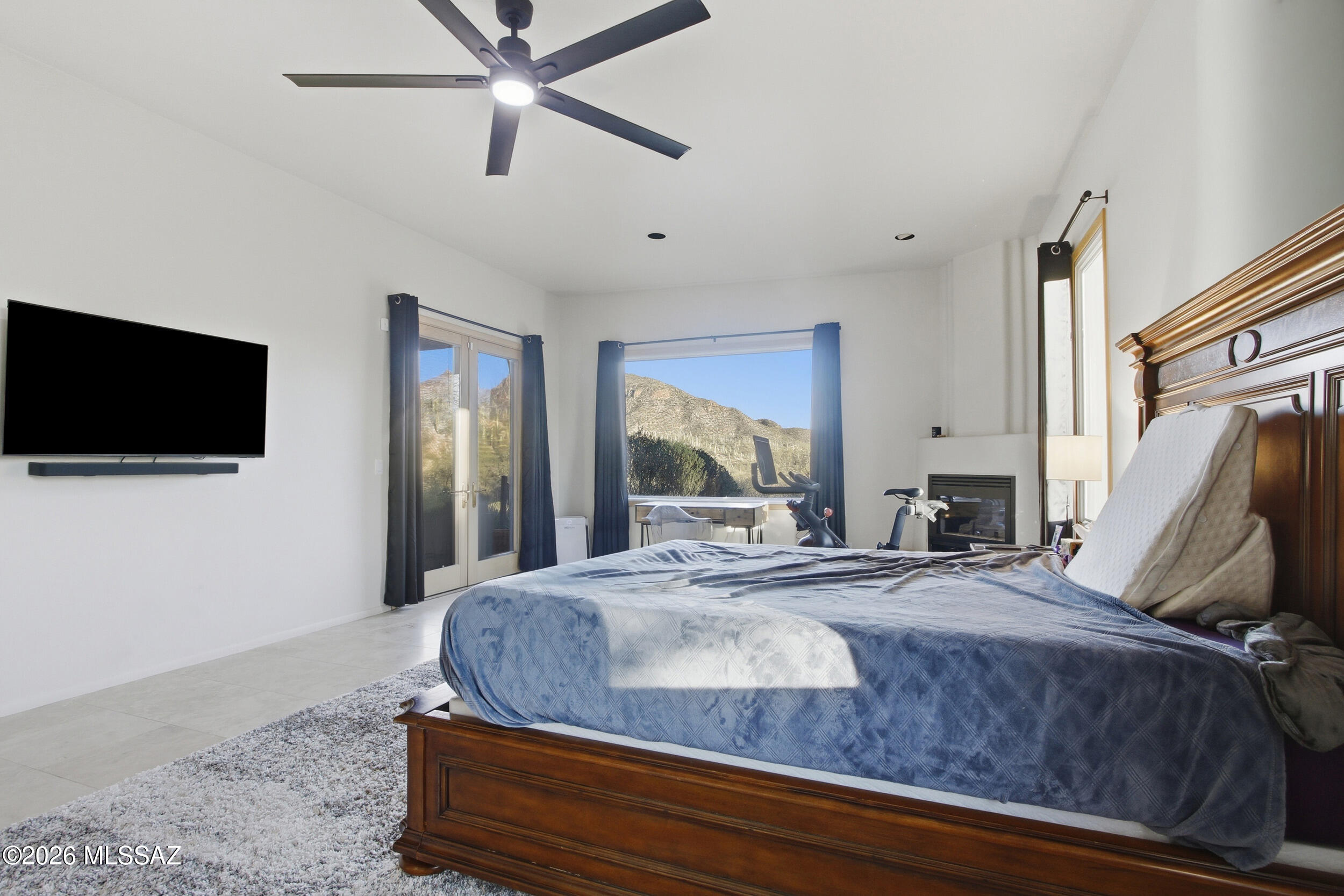 6202 N Vía Tres Patos