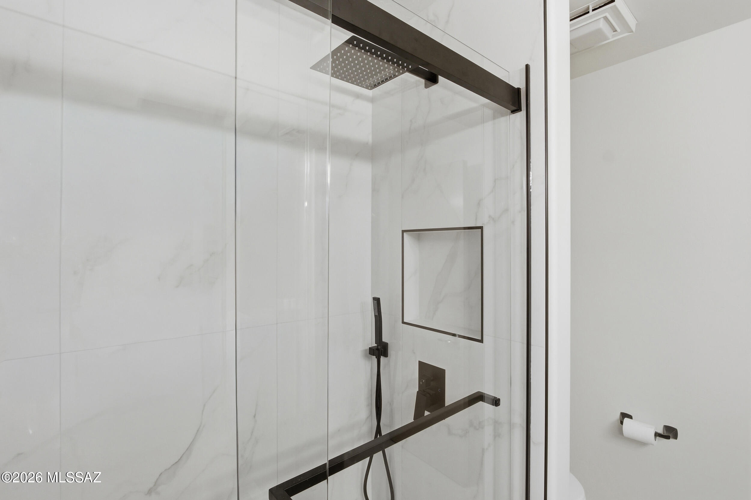 6202 N Vía Tres Patos