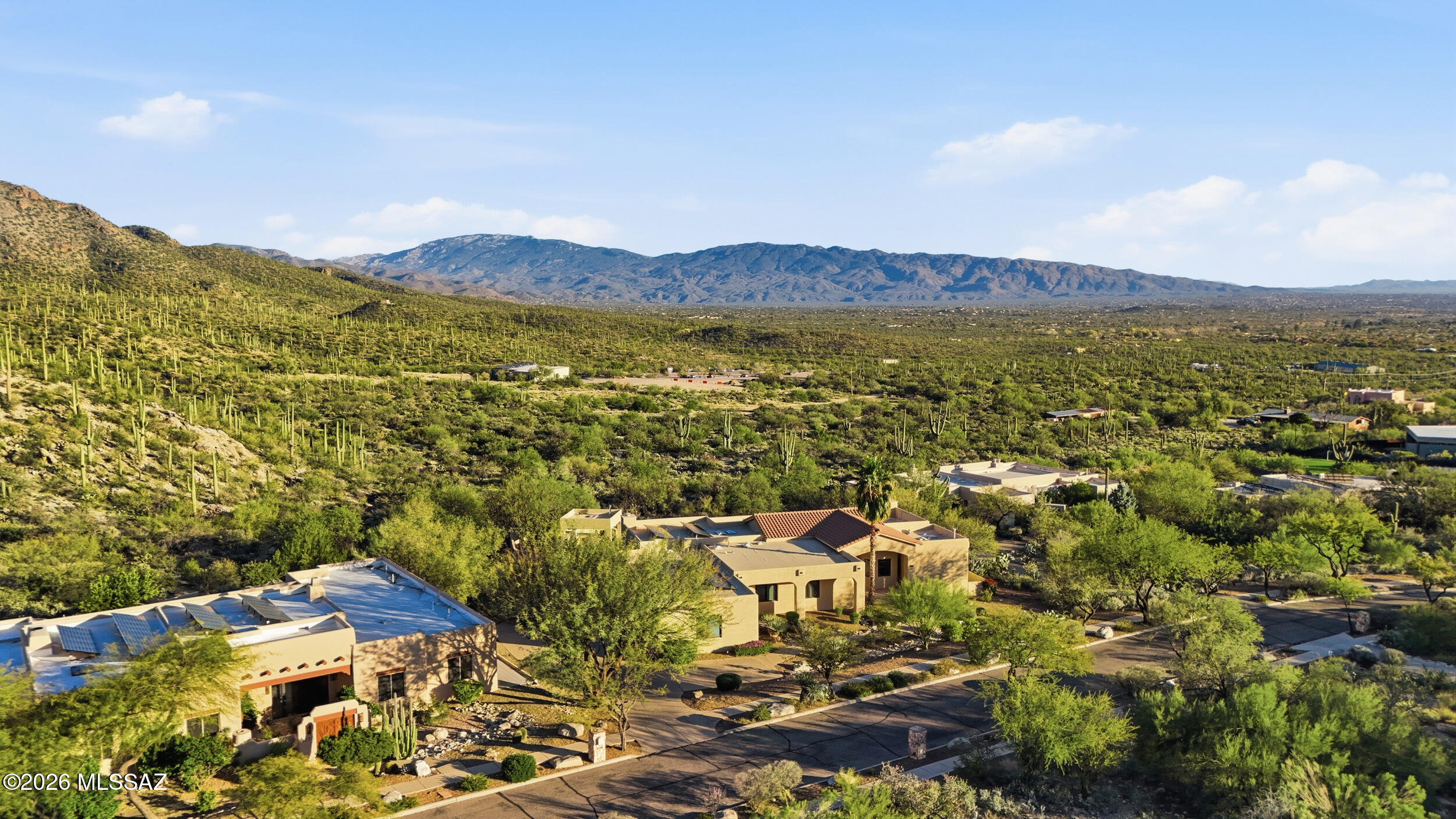 6202 N Vía Tres Patos