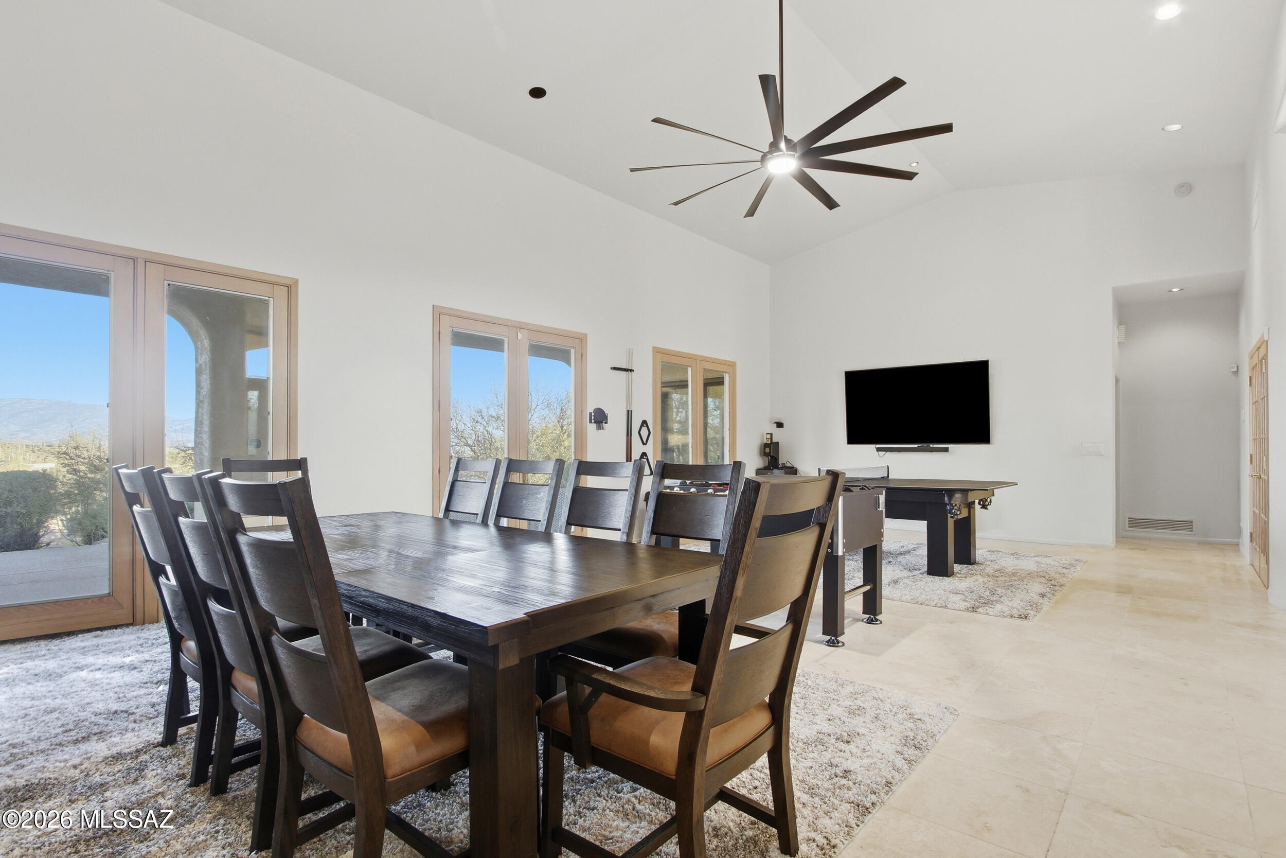 6202 N Vía Tres Patos