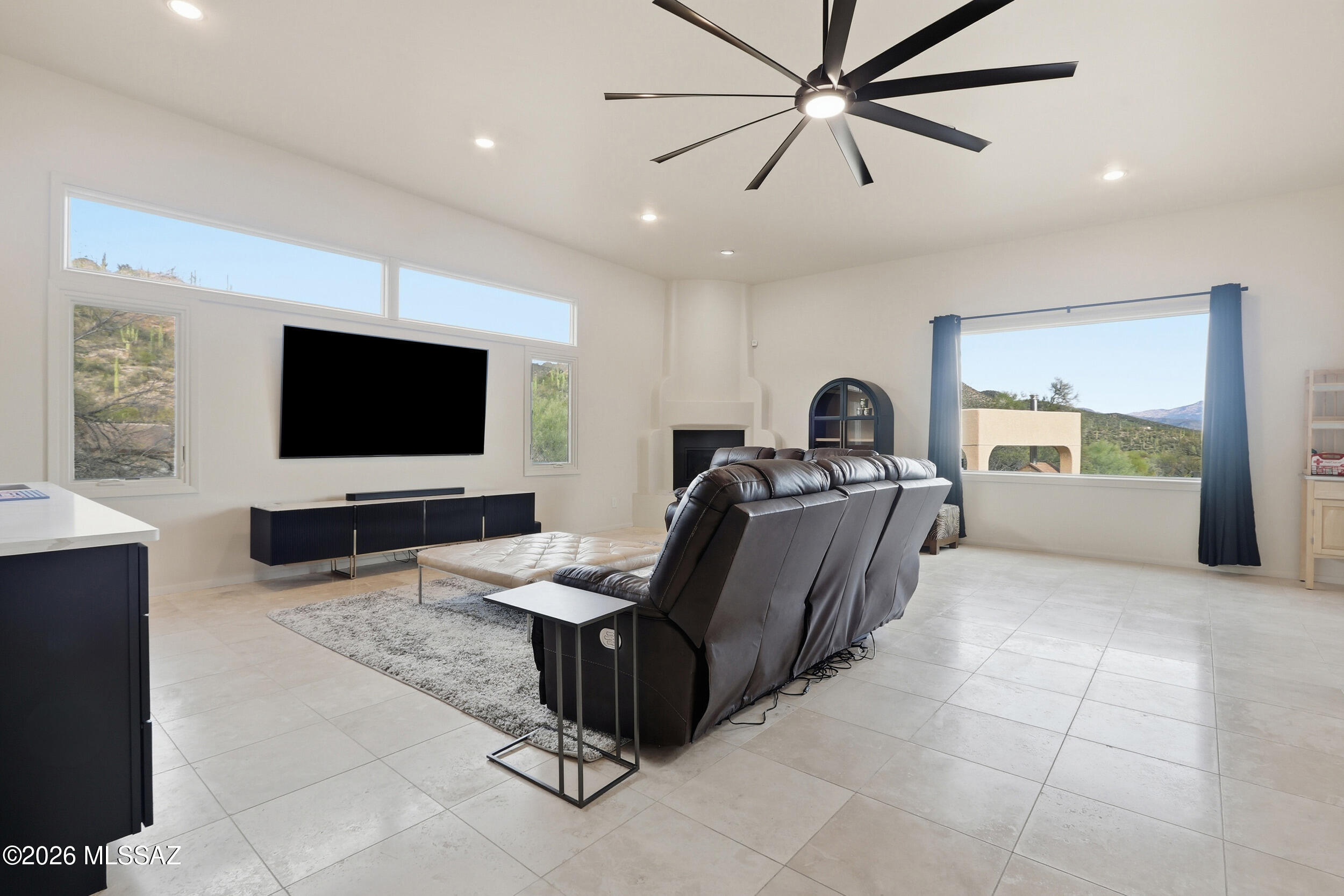 6202 N Vía Tres Patos