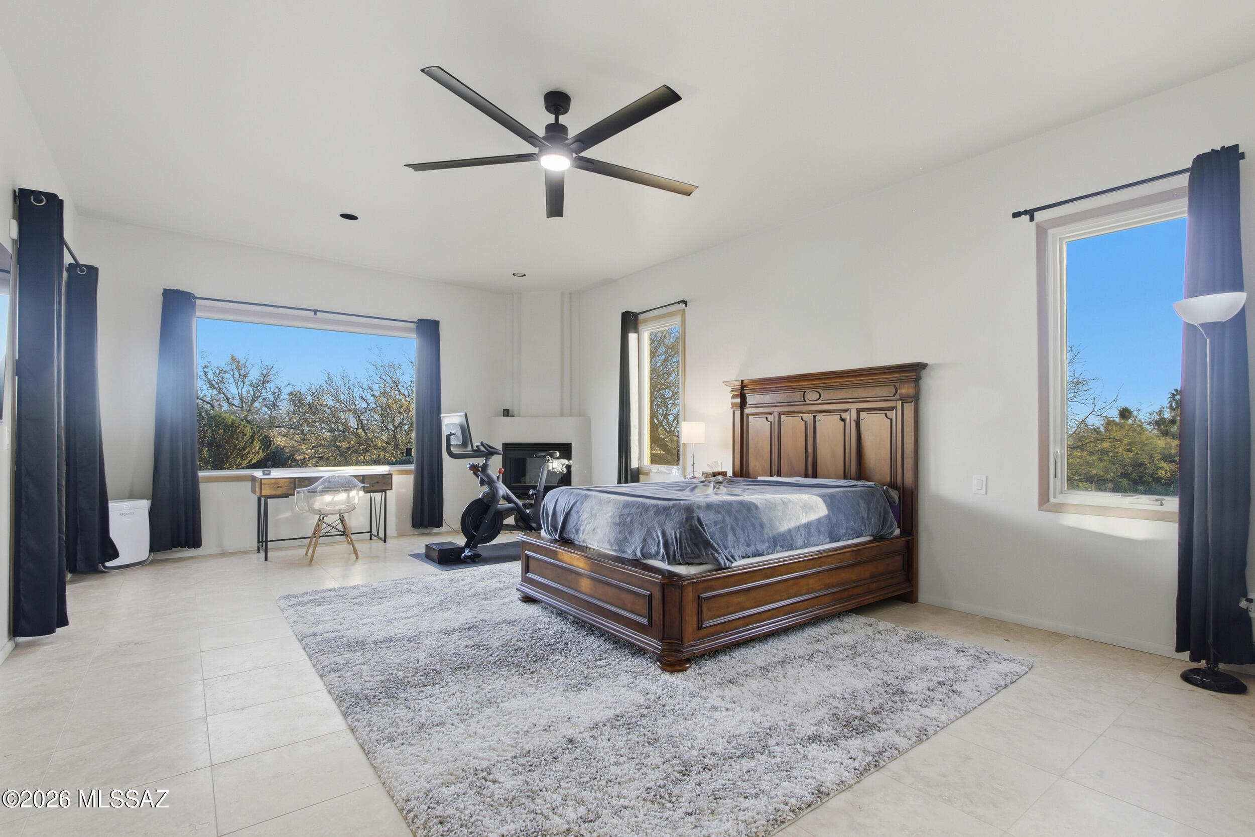 6202 N Vía Tres Patos