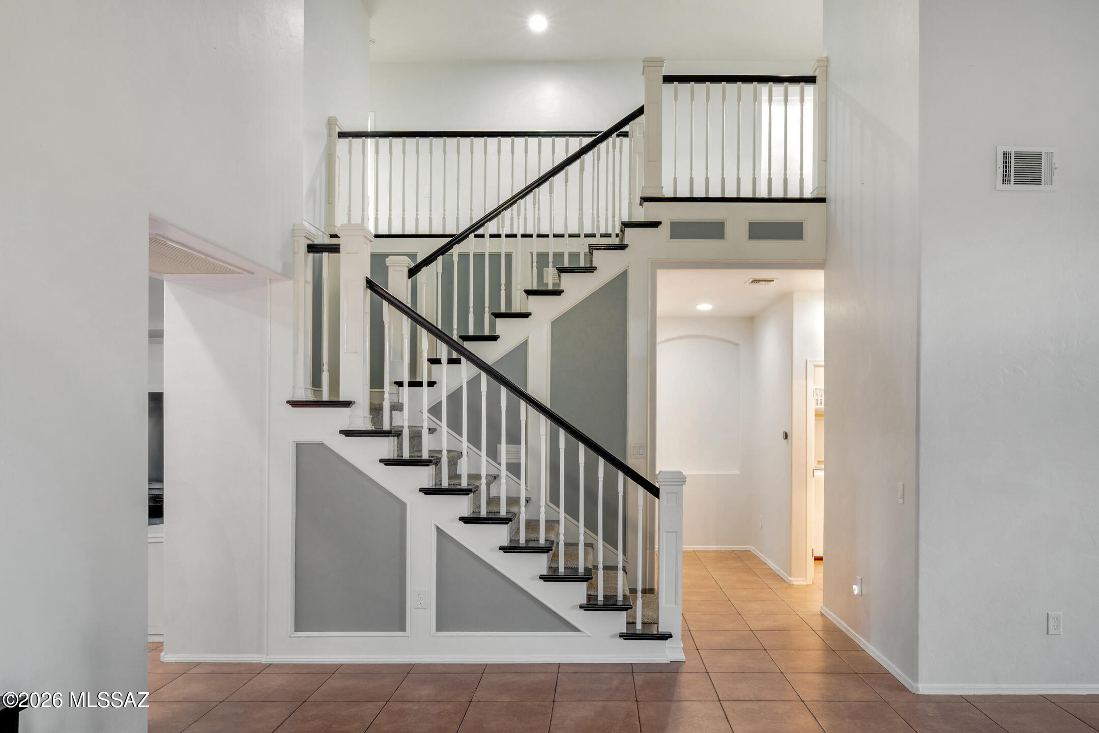 8286 N Amber Burst Drive