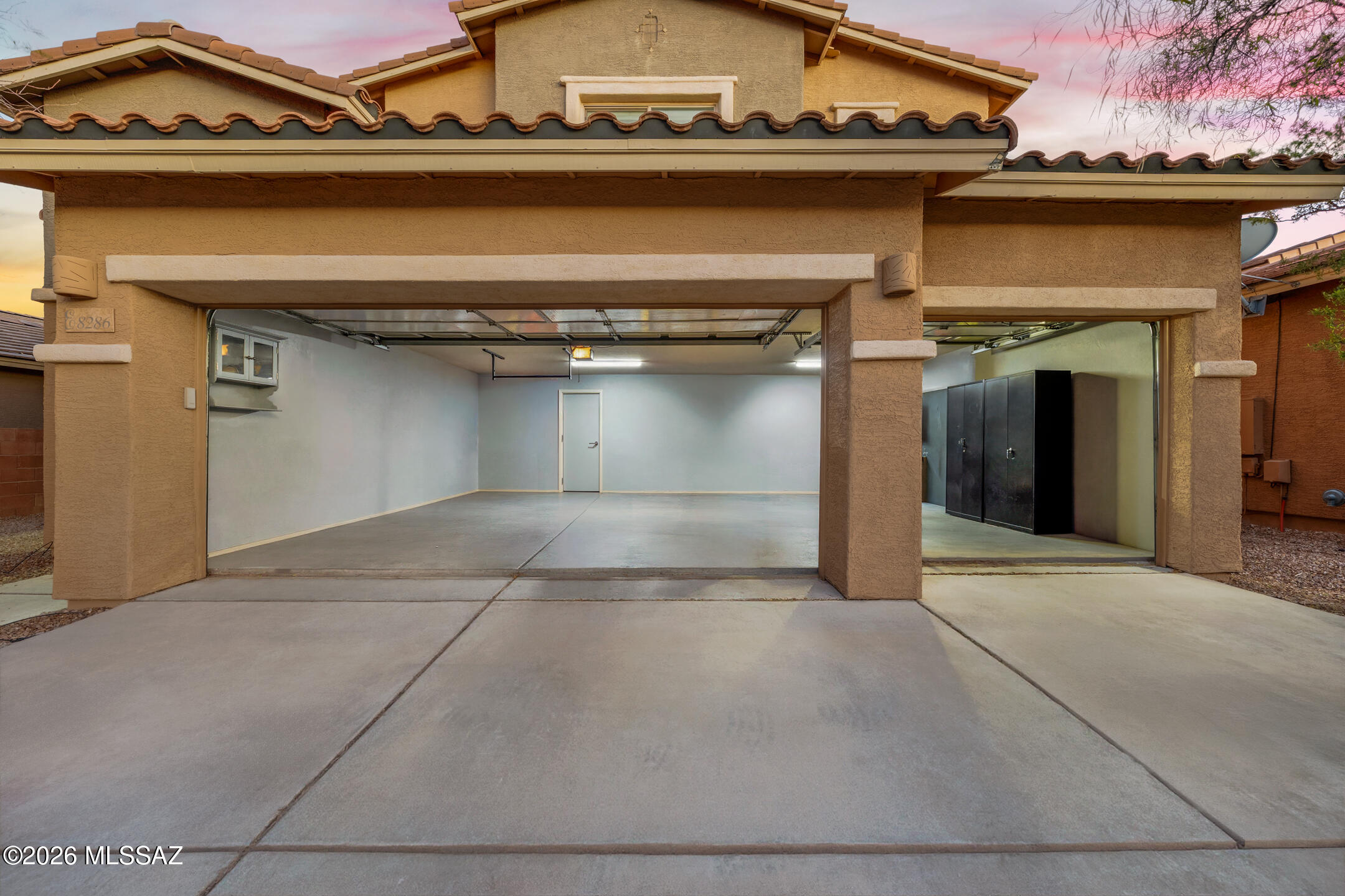 8286 N Amber Burst Drive