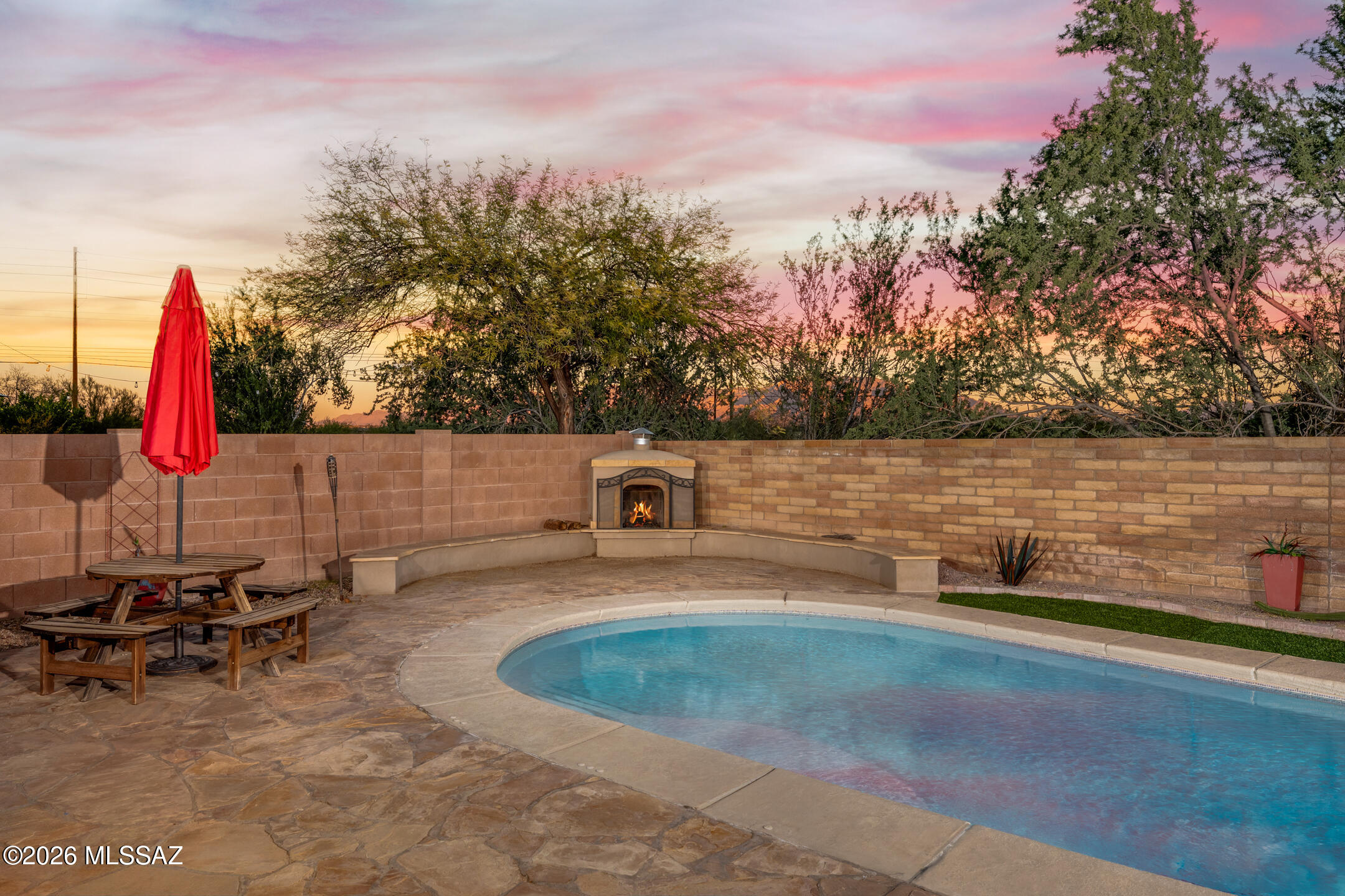 8286 N Amber Burst Drive