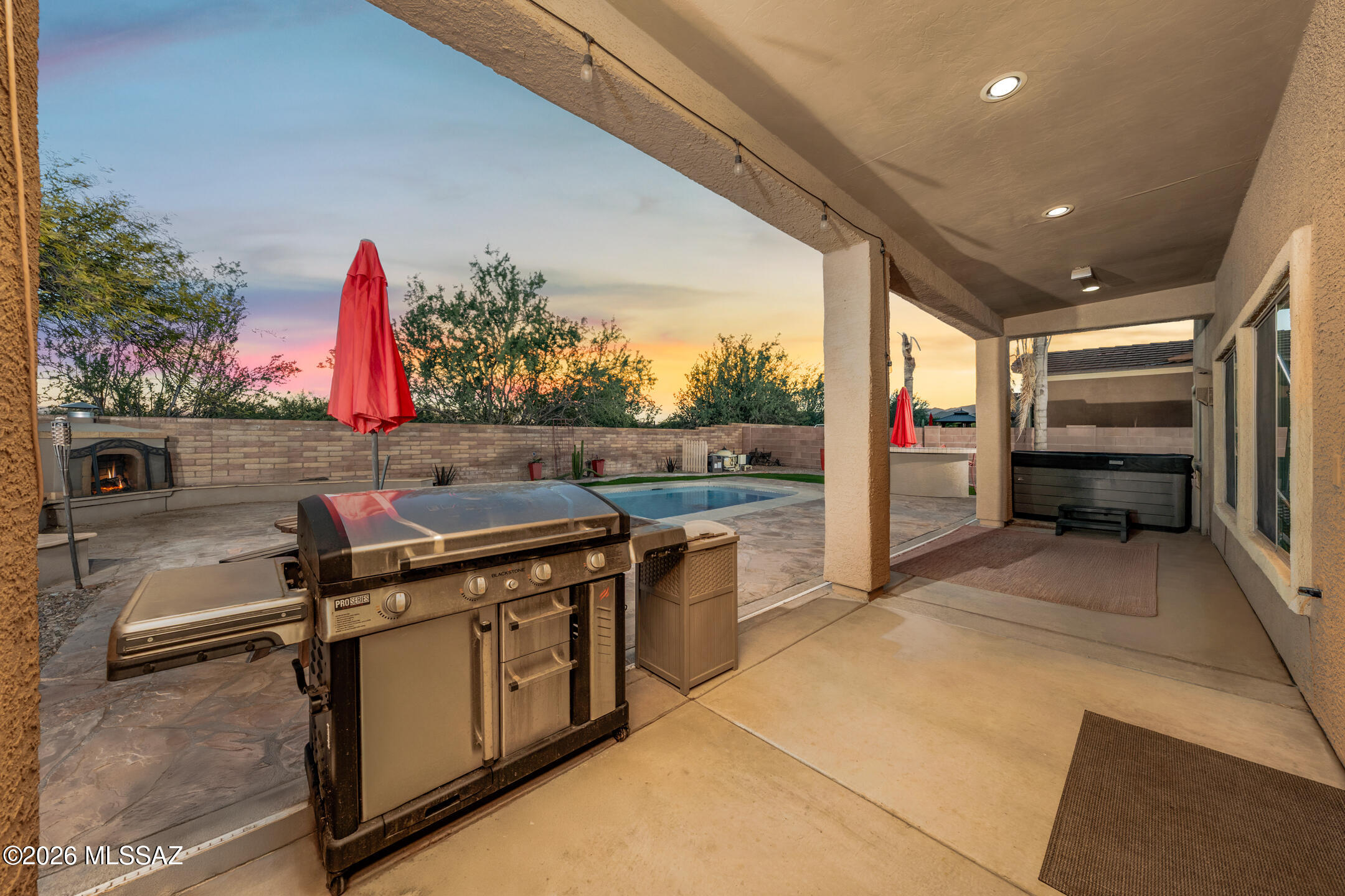 8286 N Amber Burst Drive