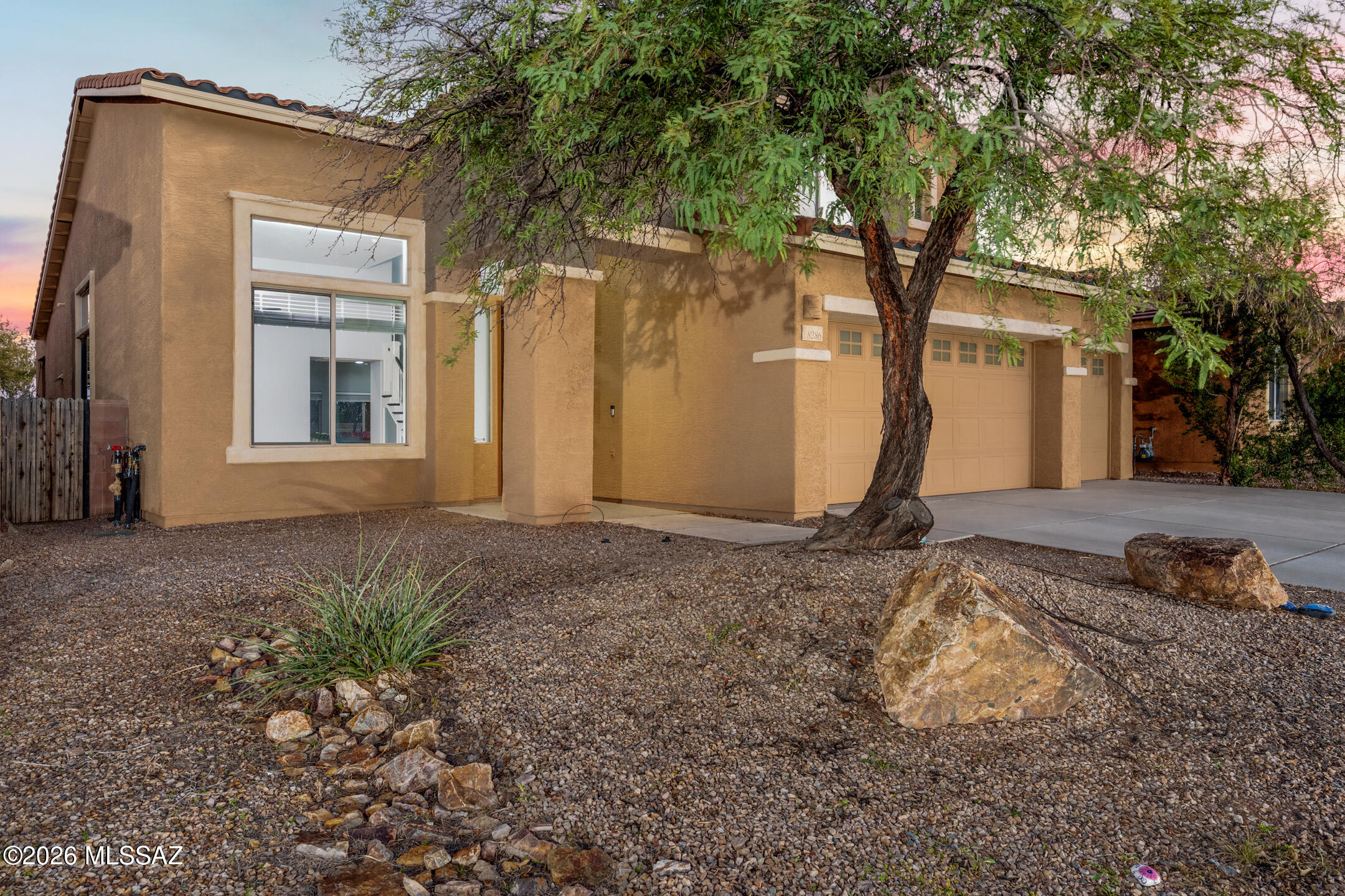 8286 N Amber Burst Drive