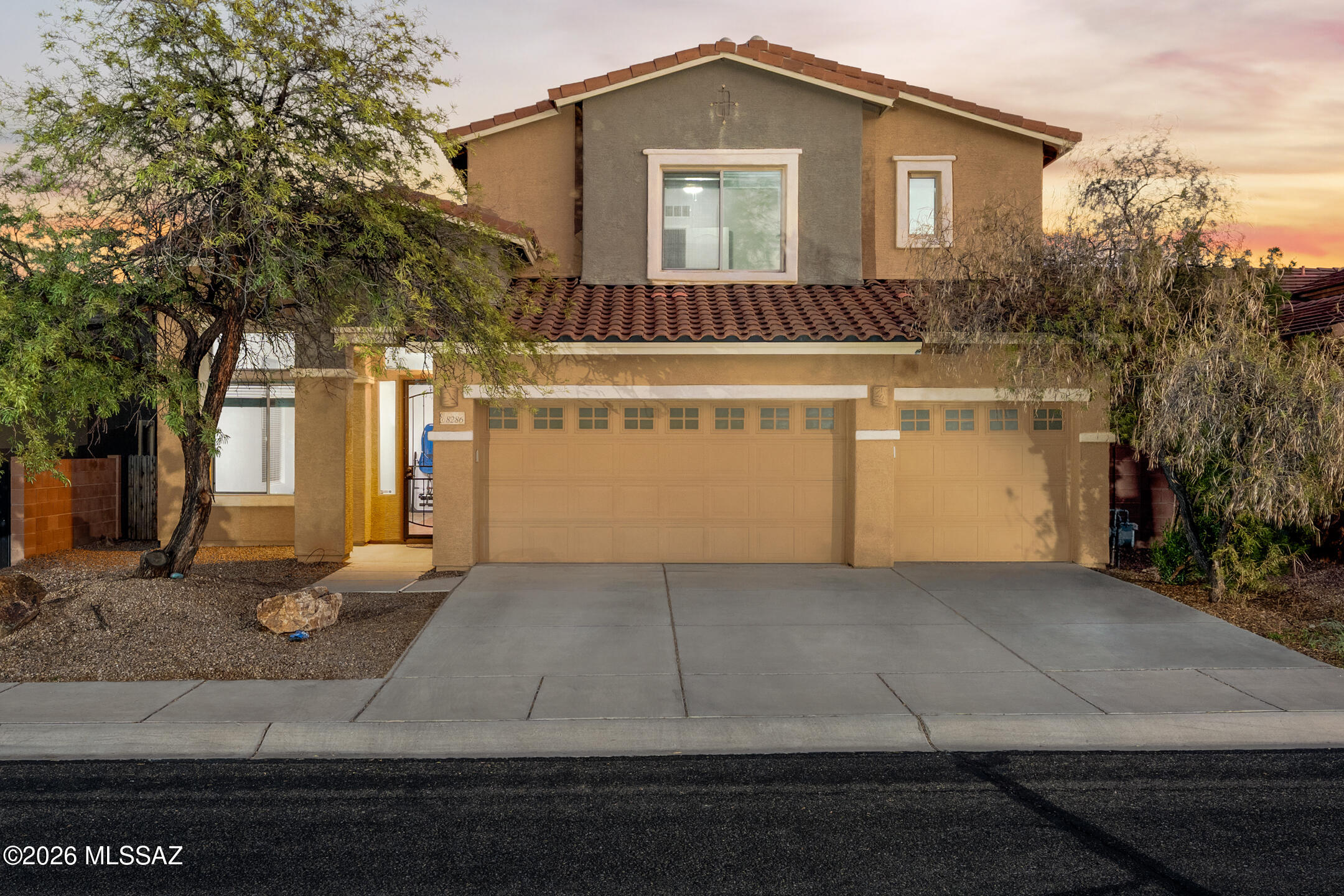 8286 N Amber Burst Drive