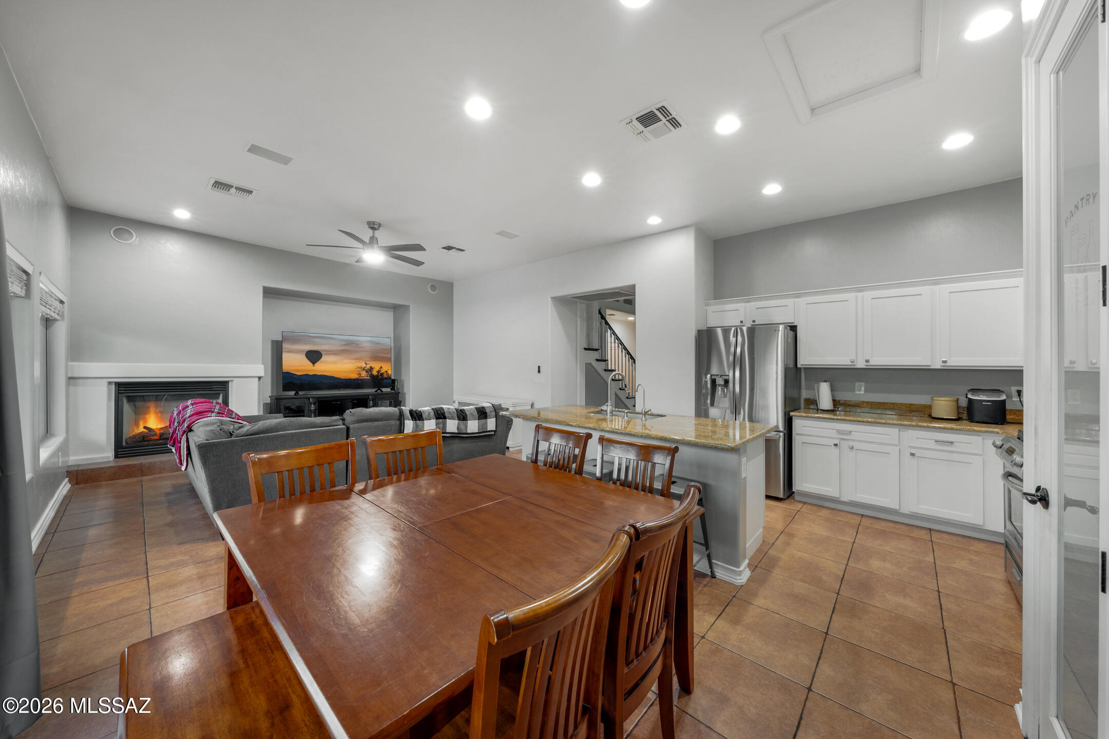 8286 N Amber Burst Drive