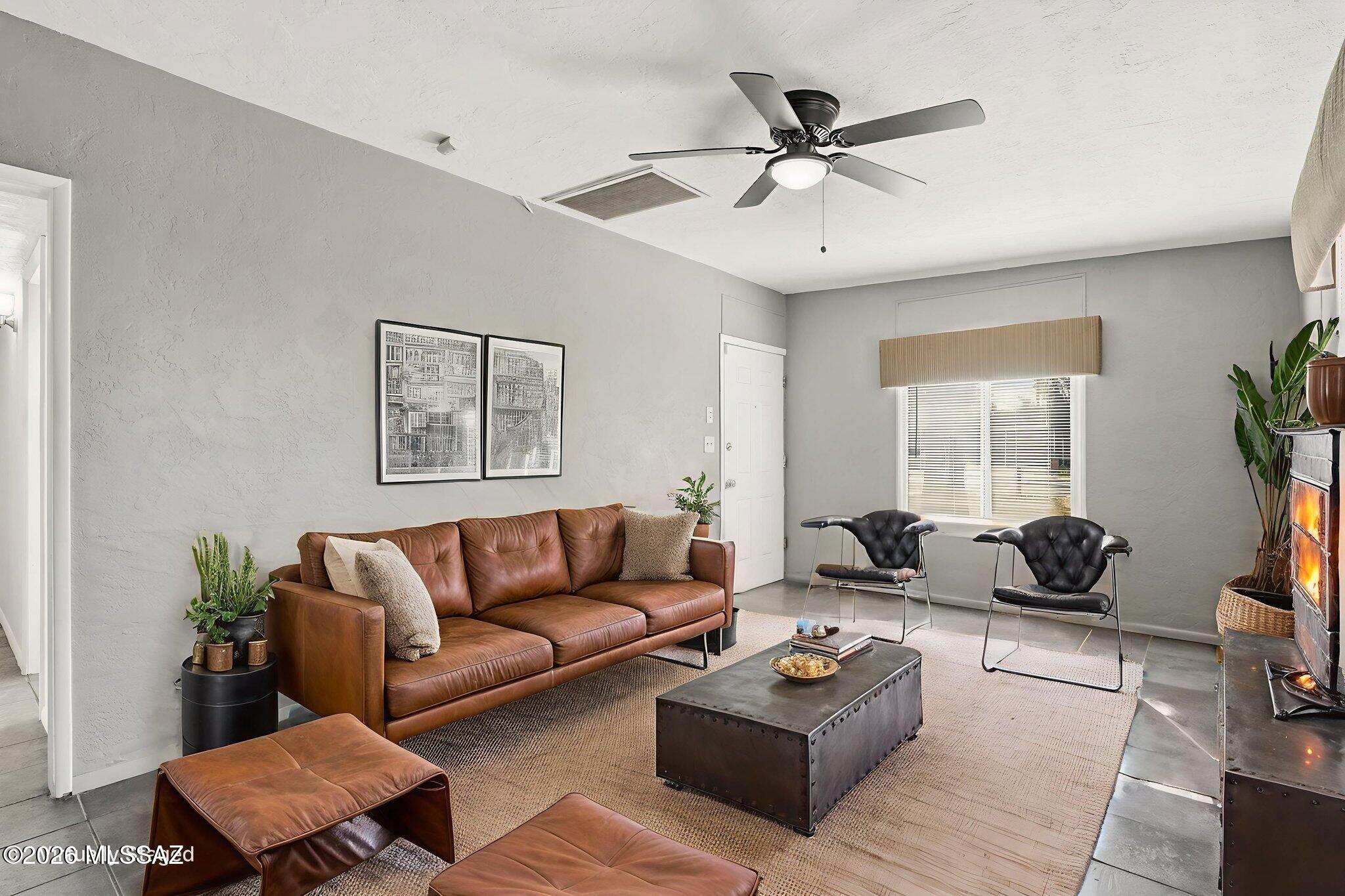 2931 E Eastland Street