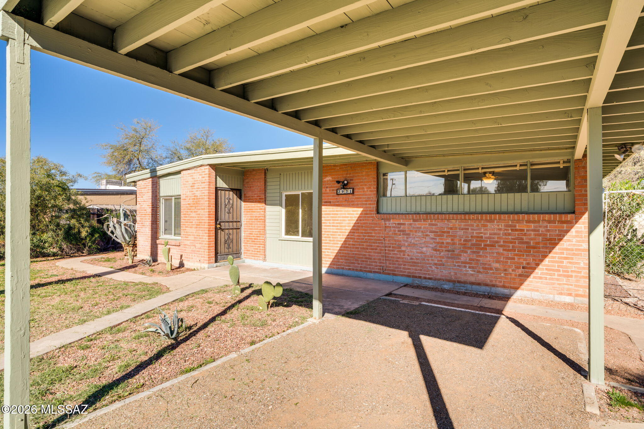 2931 E Eastland Street