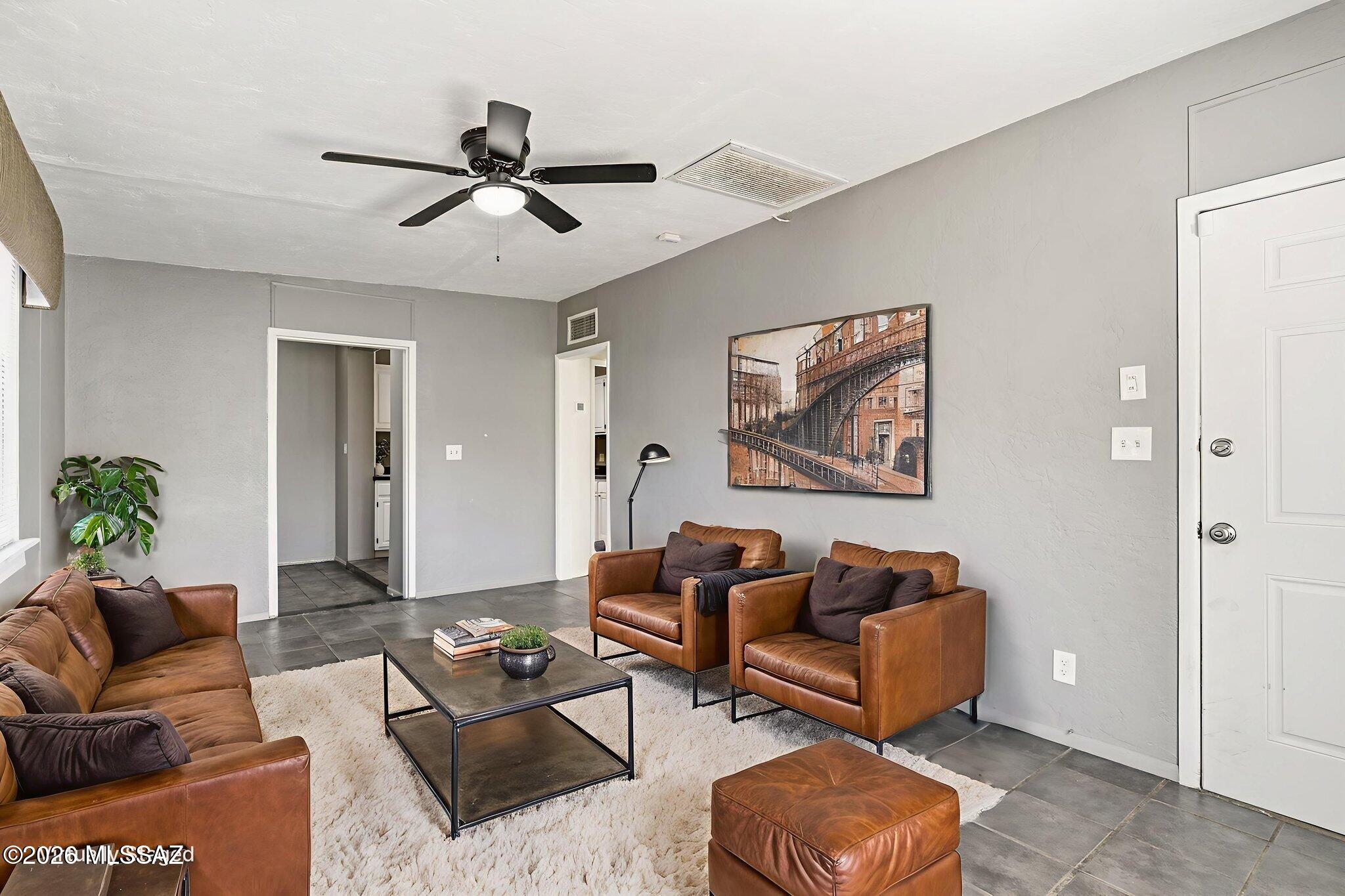 2931 E Eastland Street