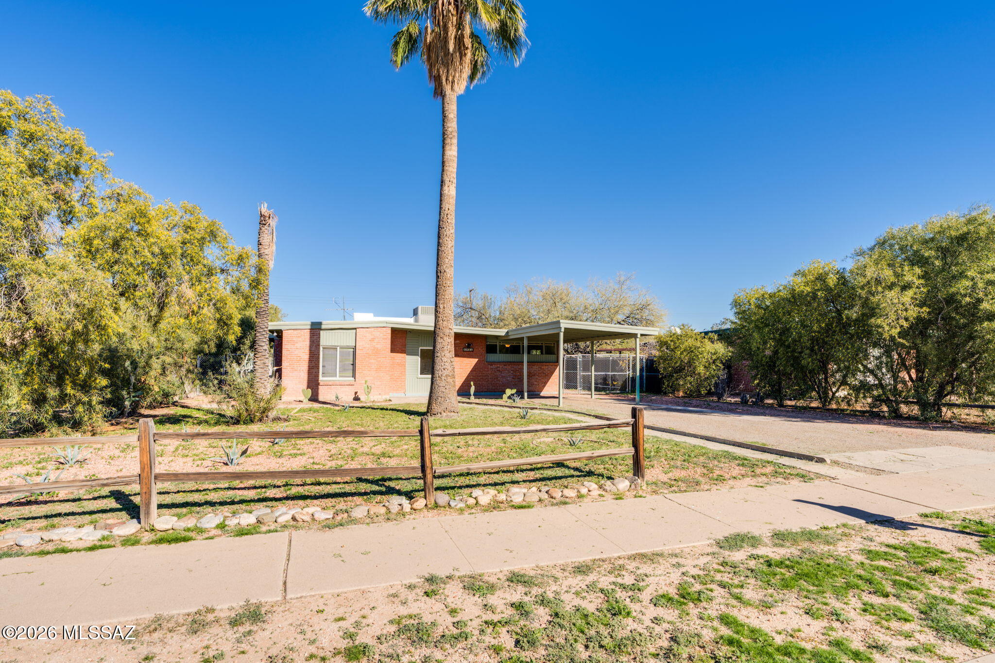 2931 E Eastland Street