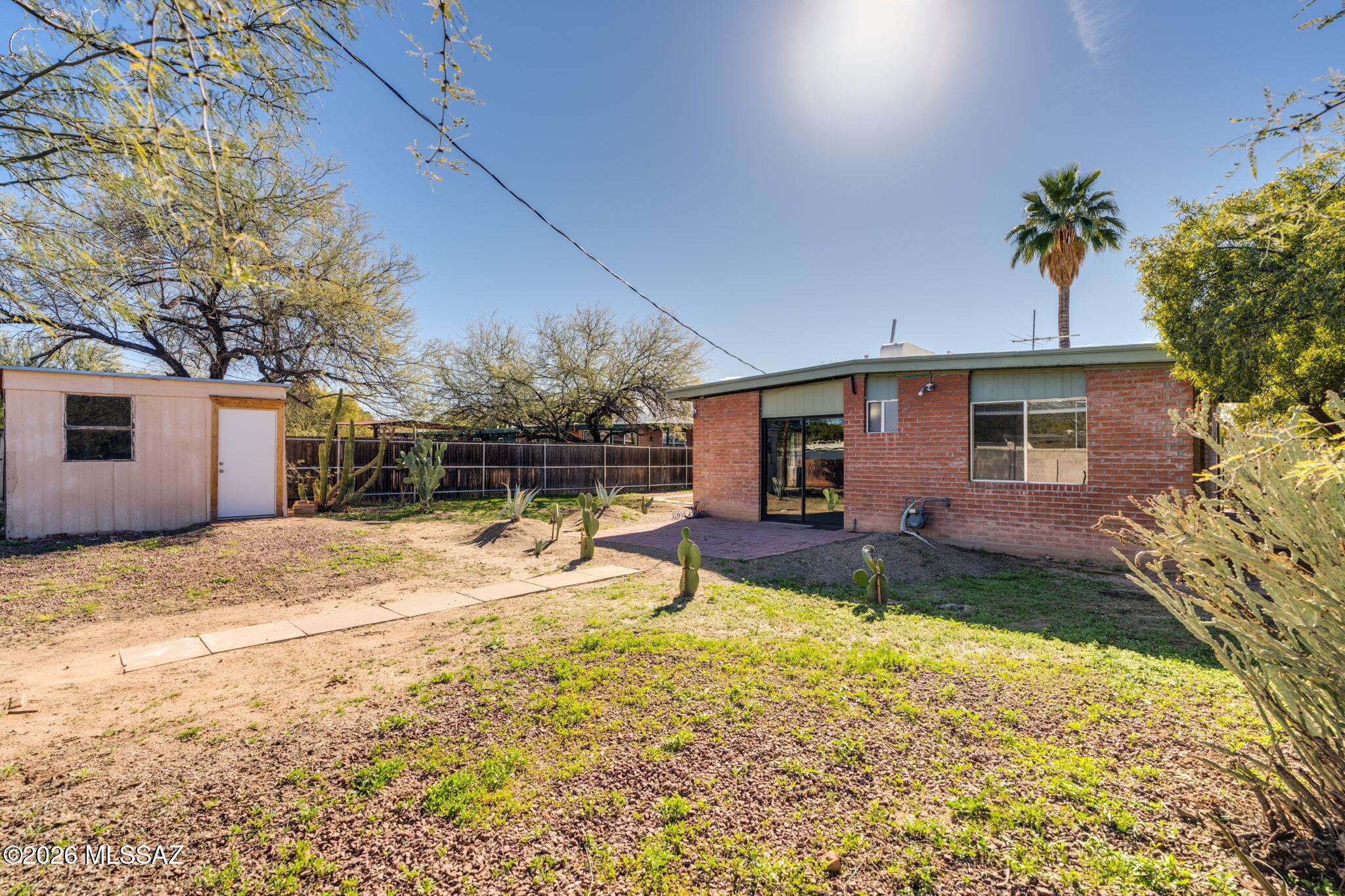 2931 E Eastland Street