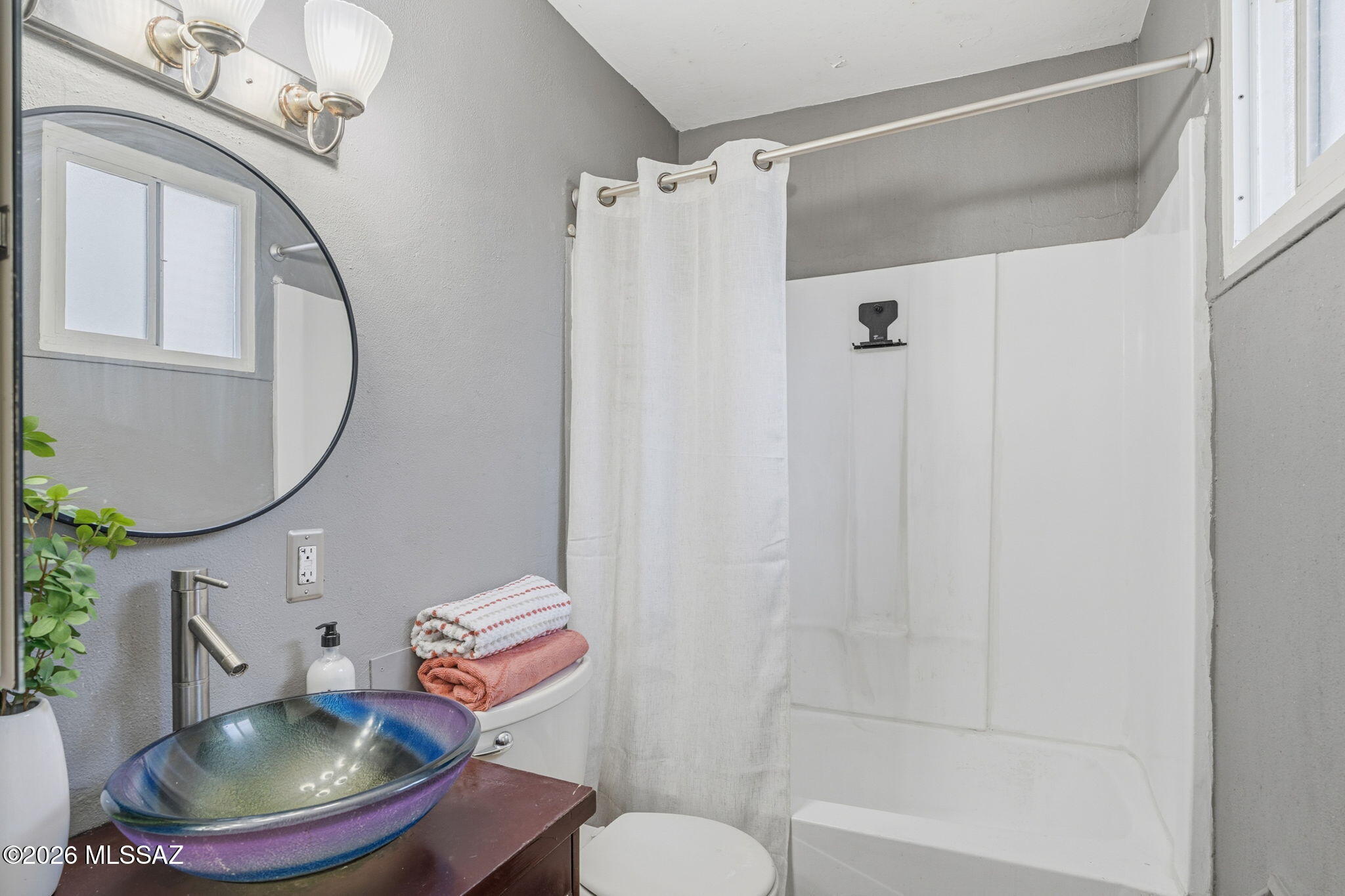 2931 E Eastland Street