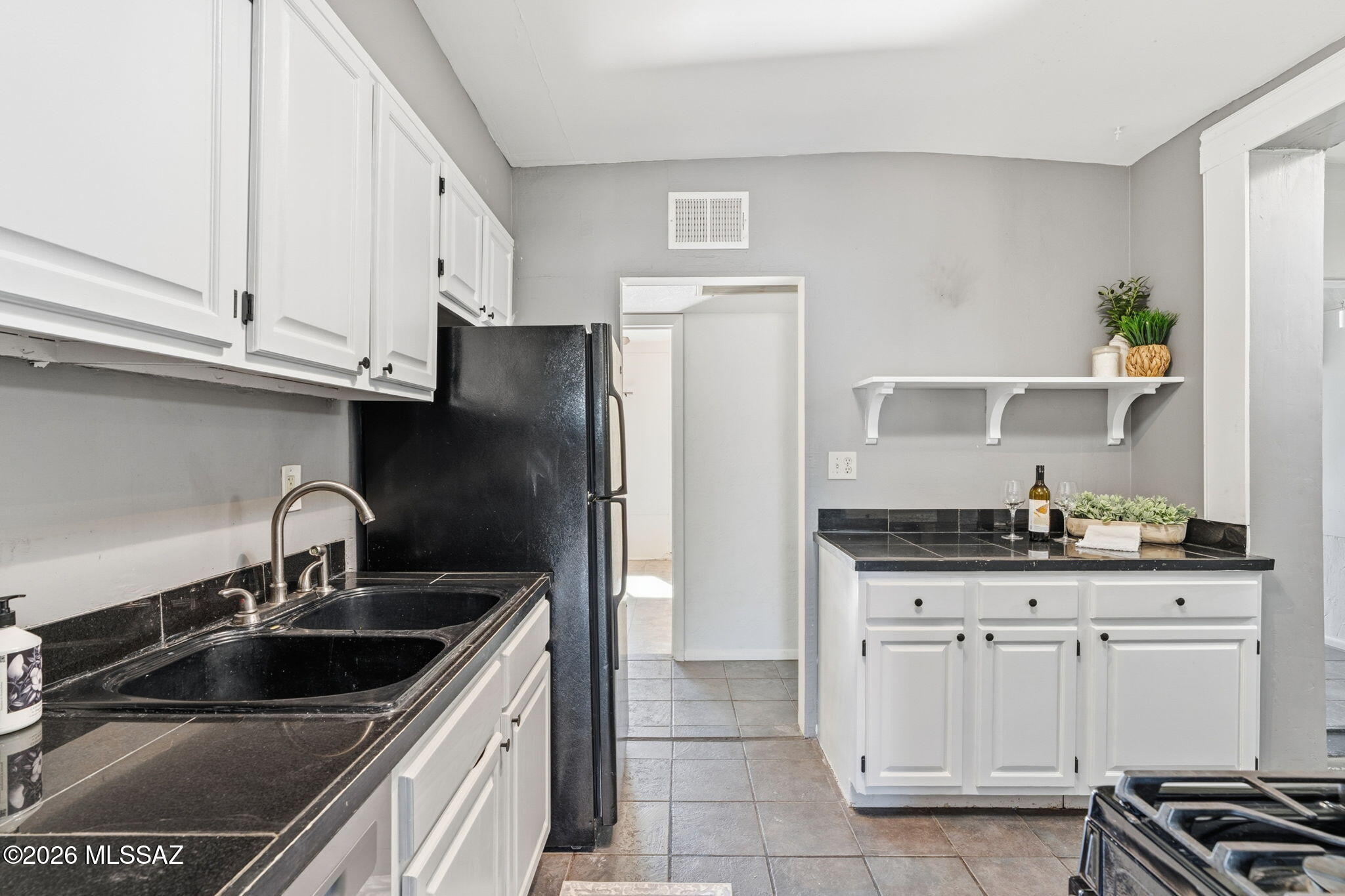 2931 E Eastland Street