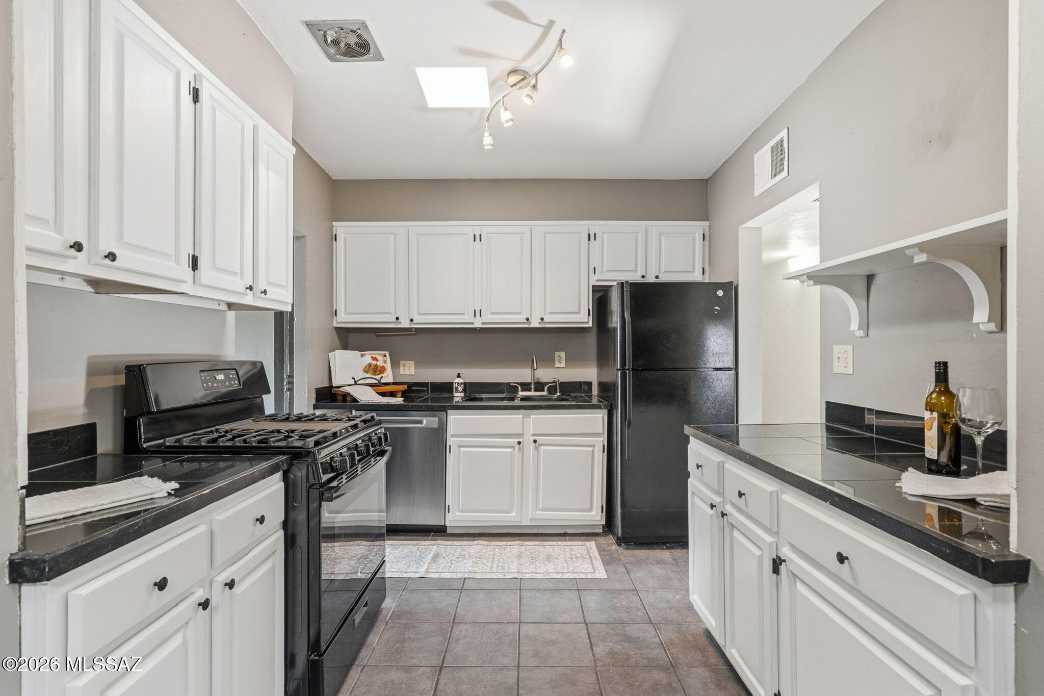 2931 E Eastland Street