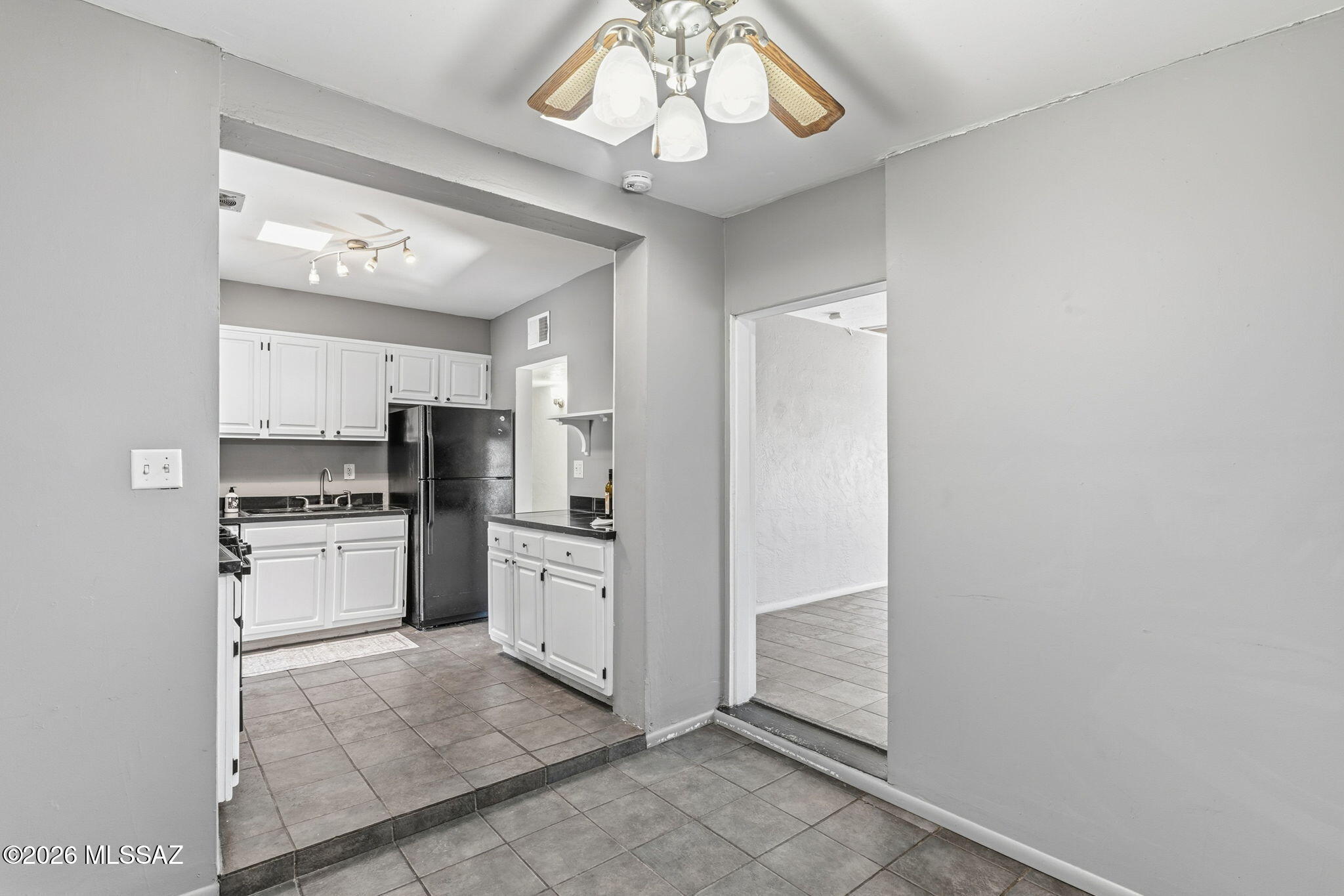 2931 E Eastland Street